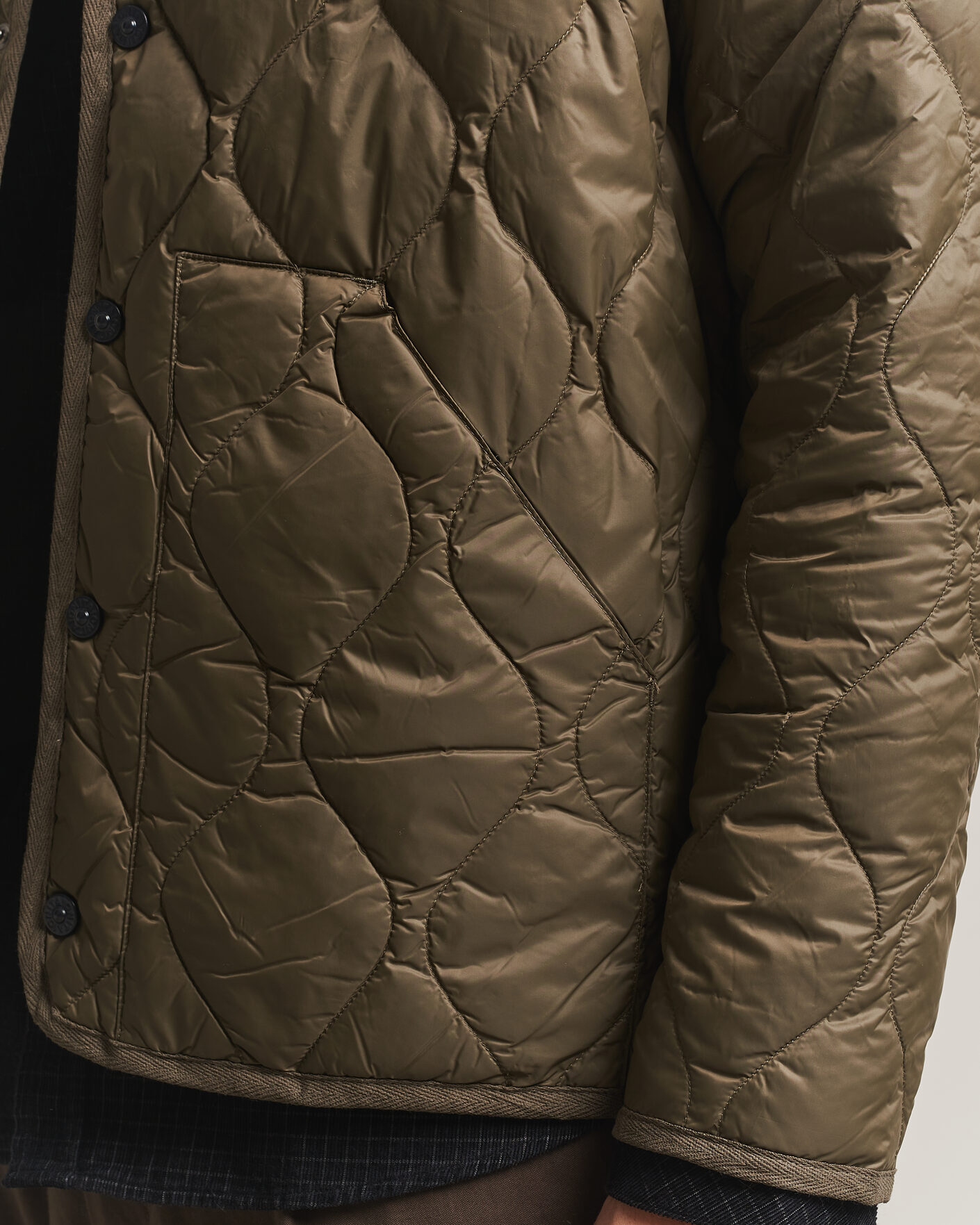 Mies | Takit | TAION | Military Crew Neck Down Jacket Dark Olive