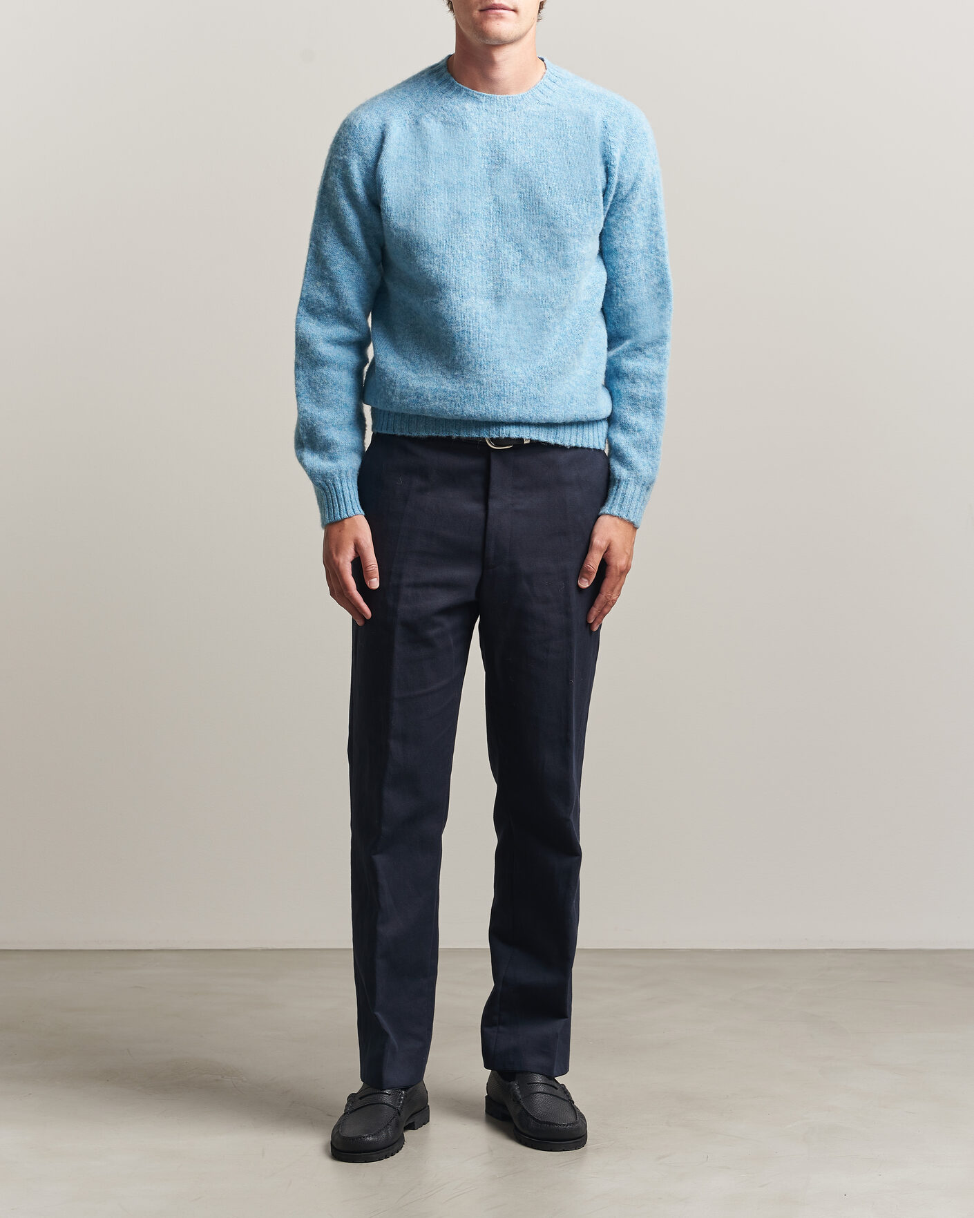 Mies | Puserot | Harley Of Scotland | Brushed Supersoft Lambswool Crewneck Loch Blue