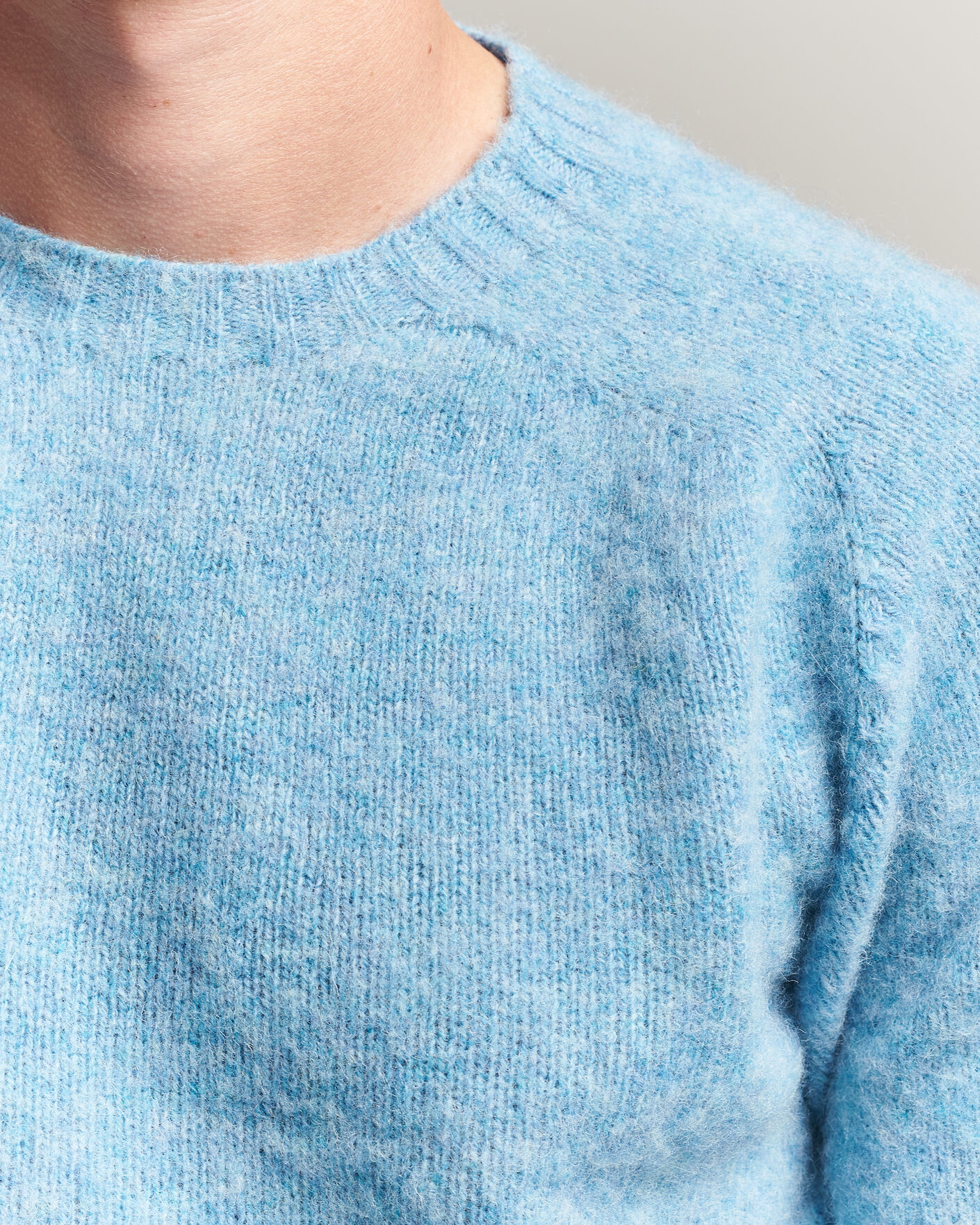 Mies | Puserot | Harley Of Scotland | Brushed Supersoft Lambswool Crewneck Loch Blue