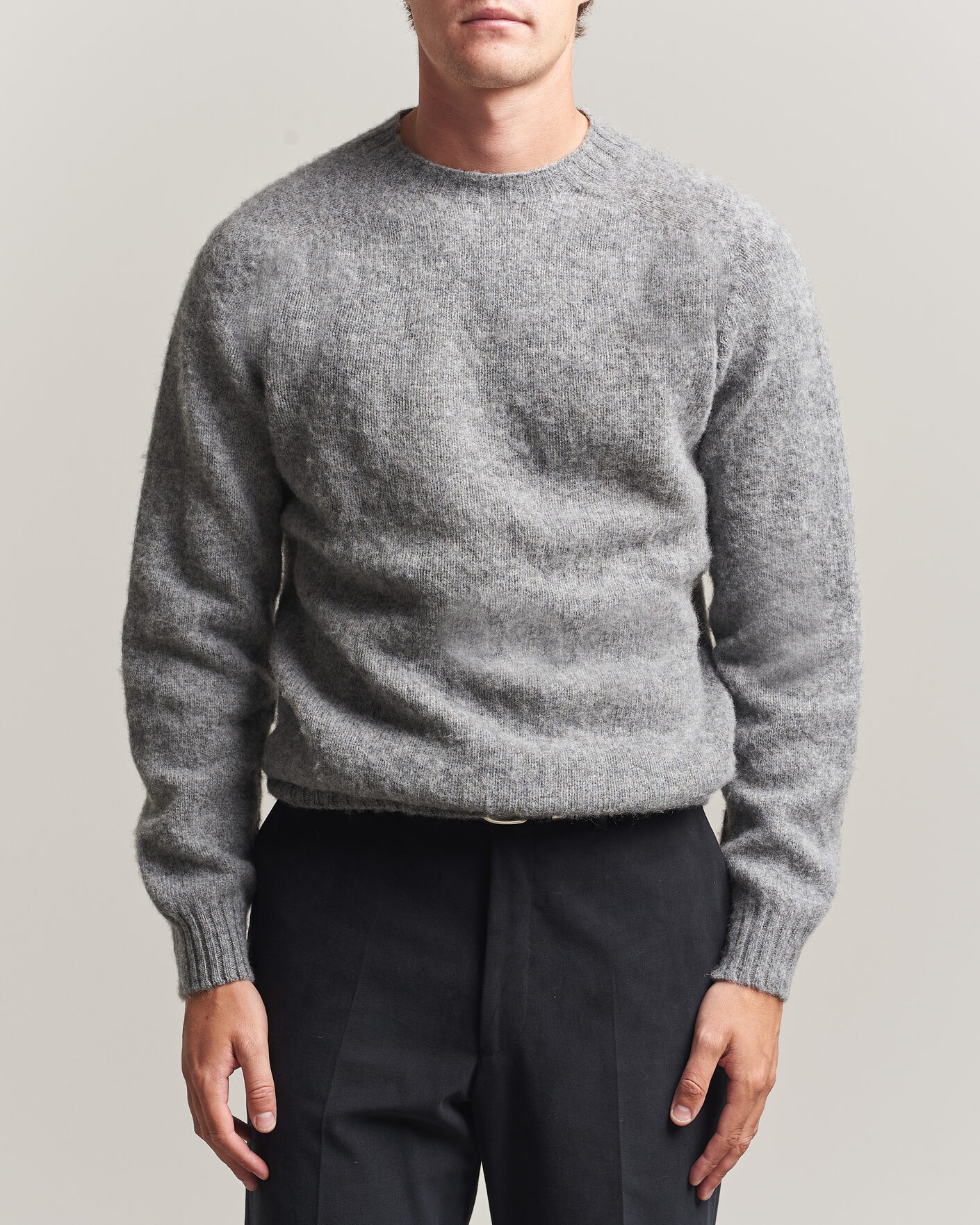 Mies | Puserot | Harley Of Scotland | Brushed Supersoft Lambswool Crewneck Mid Grey