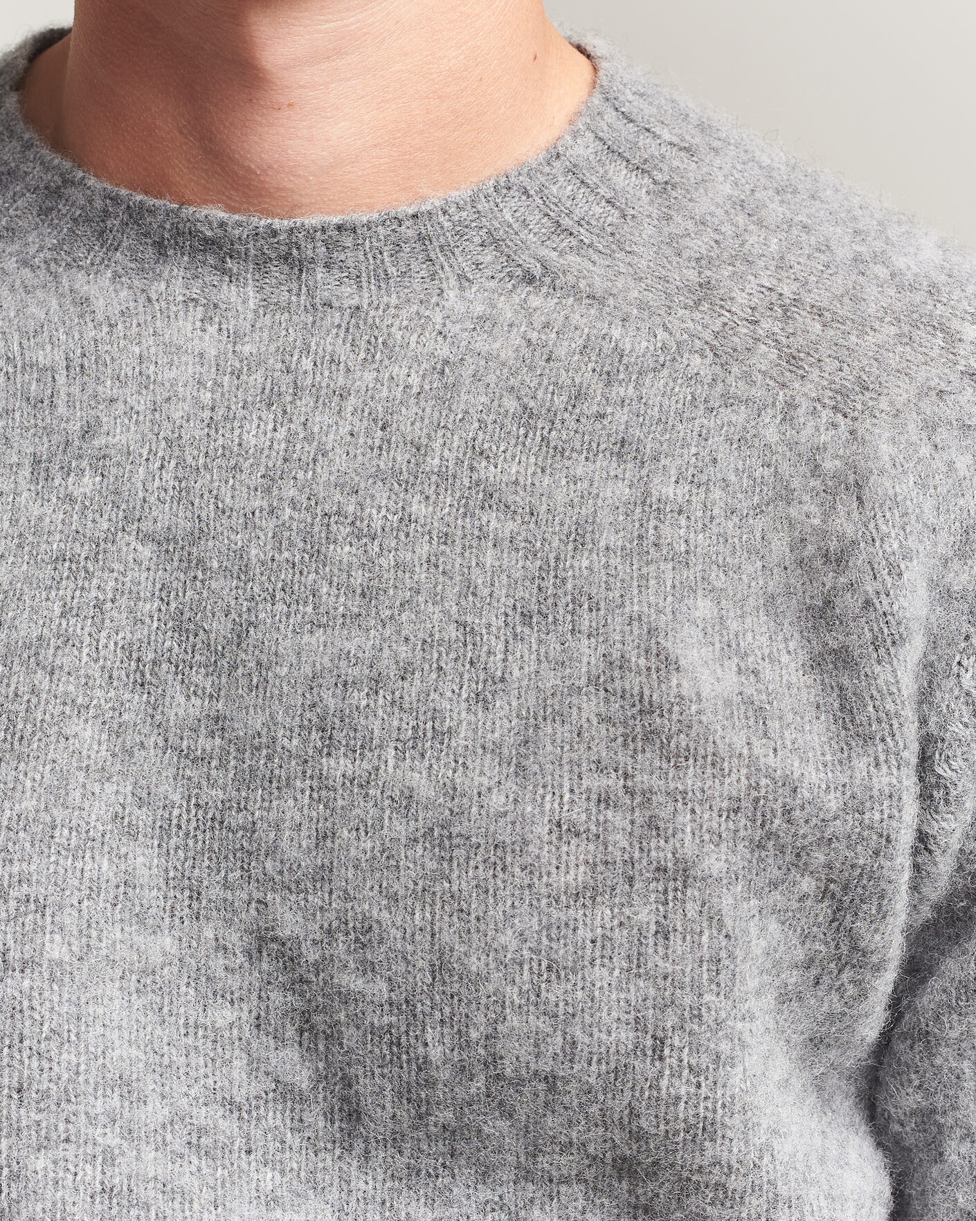 Mies | Puserot | Harley Of Scotland | Brushed Supersoft Lambswool Crewneck Mid Grey