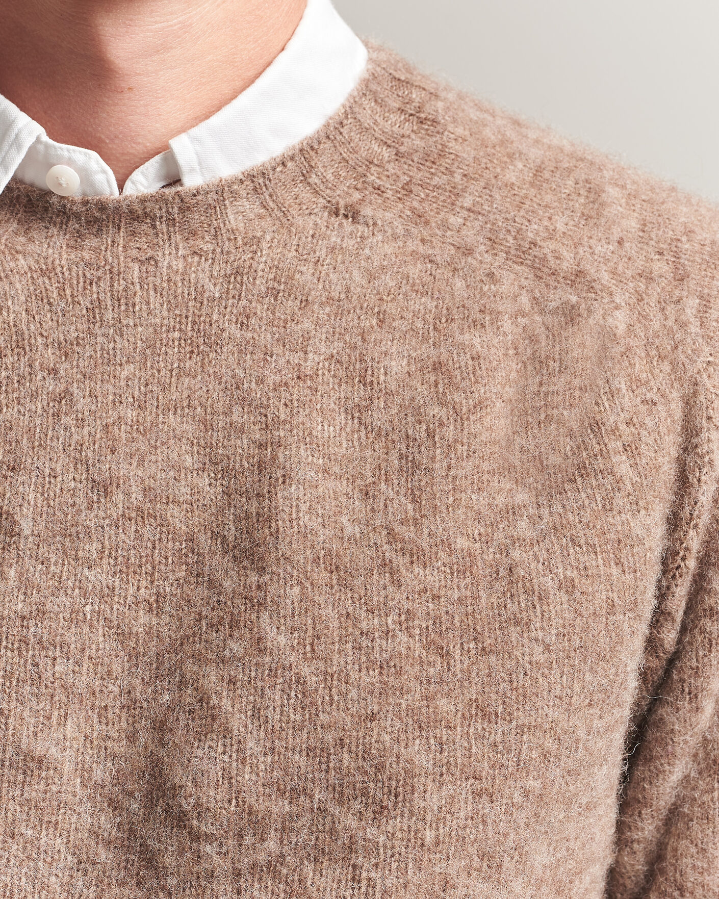 Mies | Puserot | Harley Of Scotland | Brushed Supersoft Lambswool Crewneck Tundra
