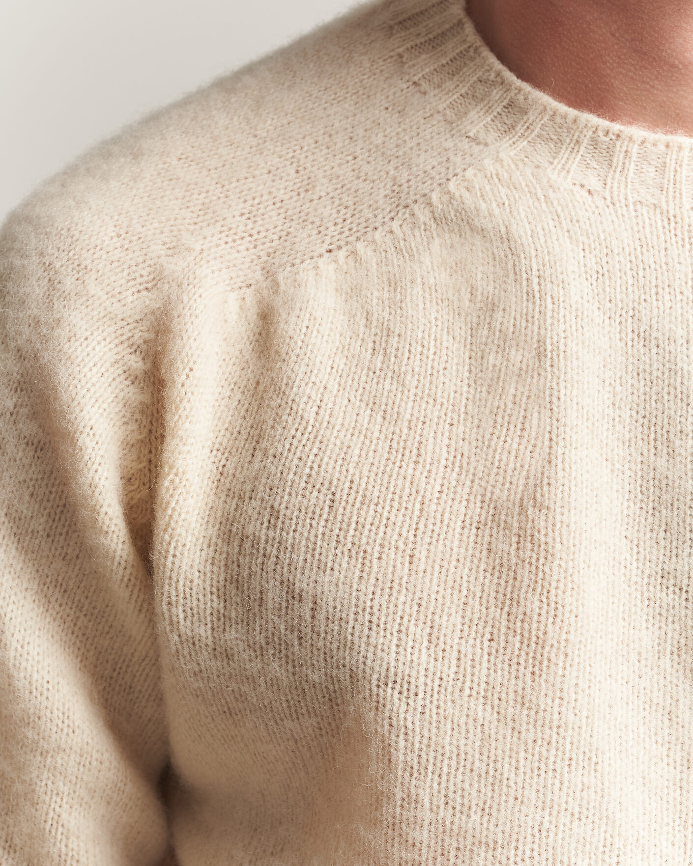 Mies | Puserot | Harley Of Scotland | Brushed Supersoft Lambswool Crewneck Vanilla