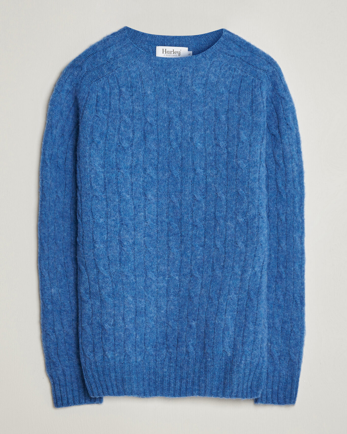 Mies | Puserot | Harley Of Scotland | Brushed Supersoft Lambswool Cable Cobalt