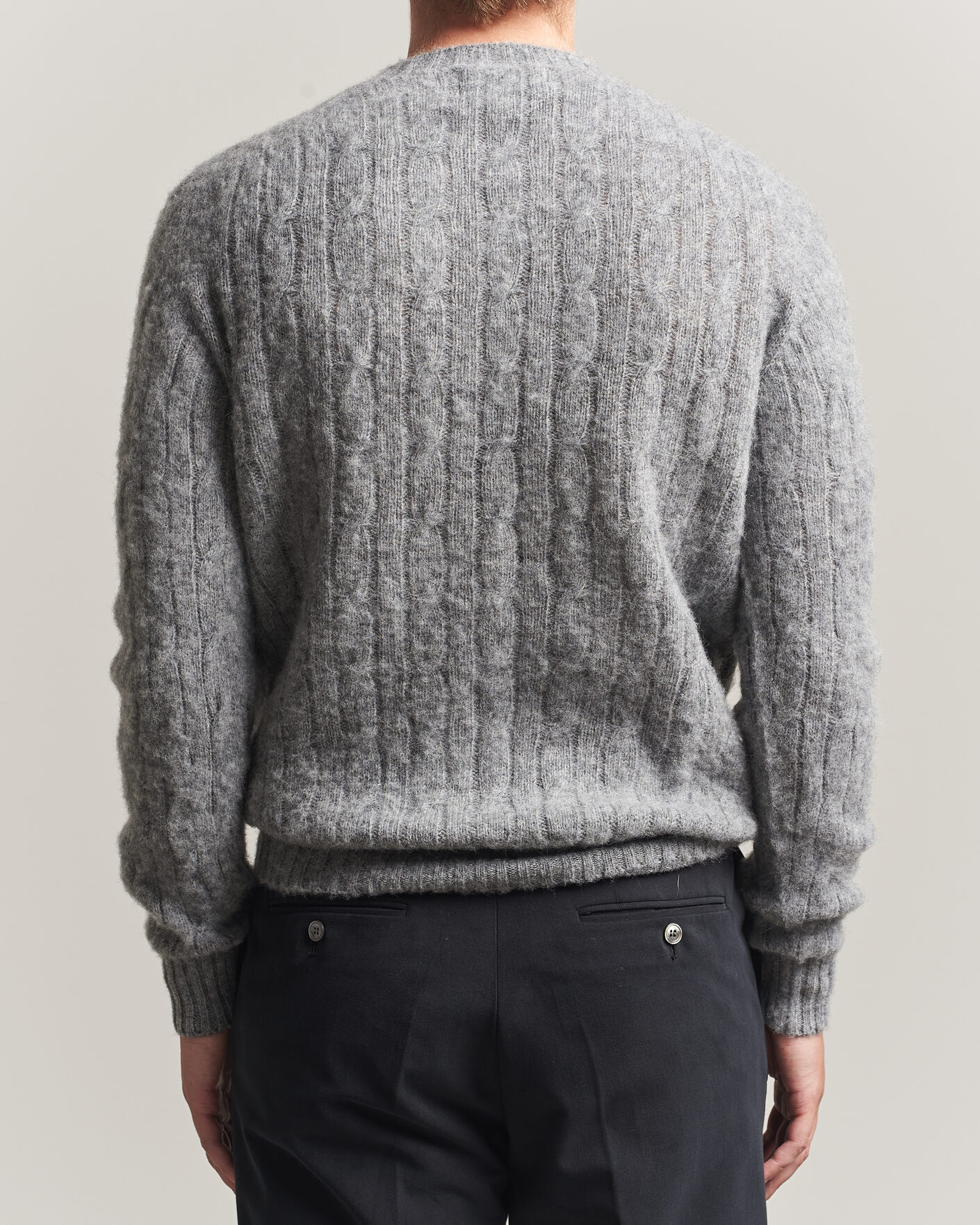 Mies | Puserot | Harley Of Scotland | Brushed Supersoft Lambswool Cable Mid Grey