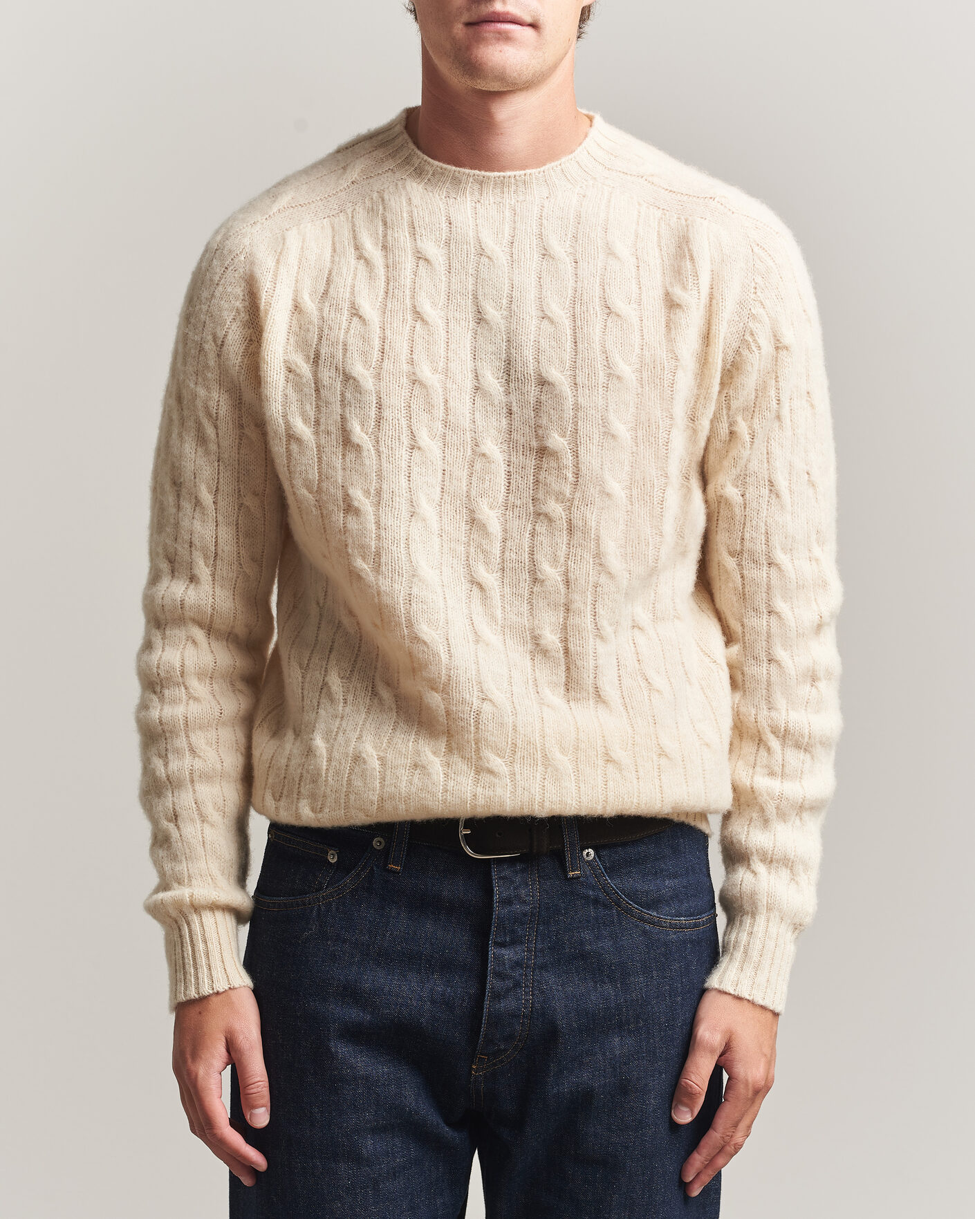 Mies | Puserot | Harley Of Scotland | Brushed Supersoft Lambswool Cable Vanilla