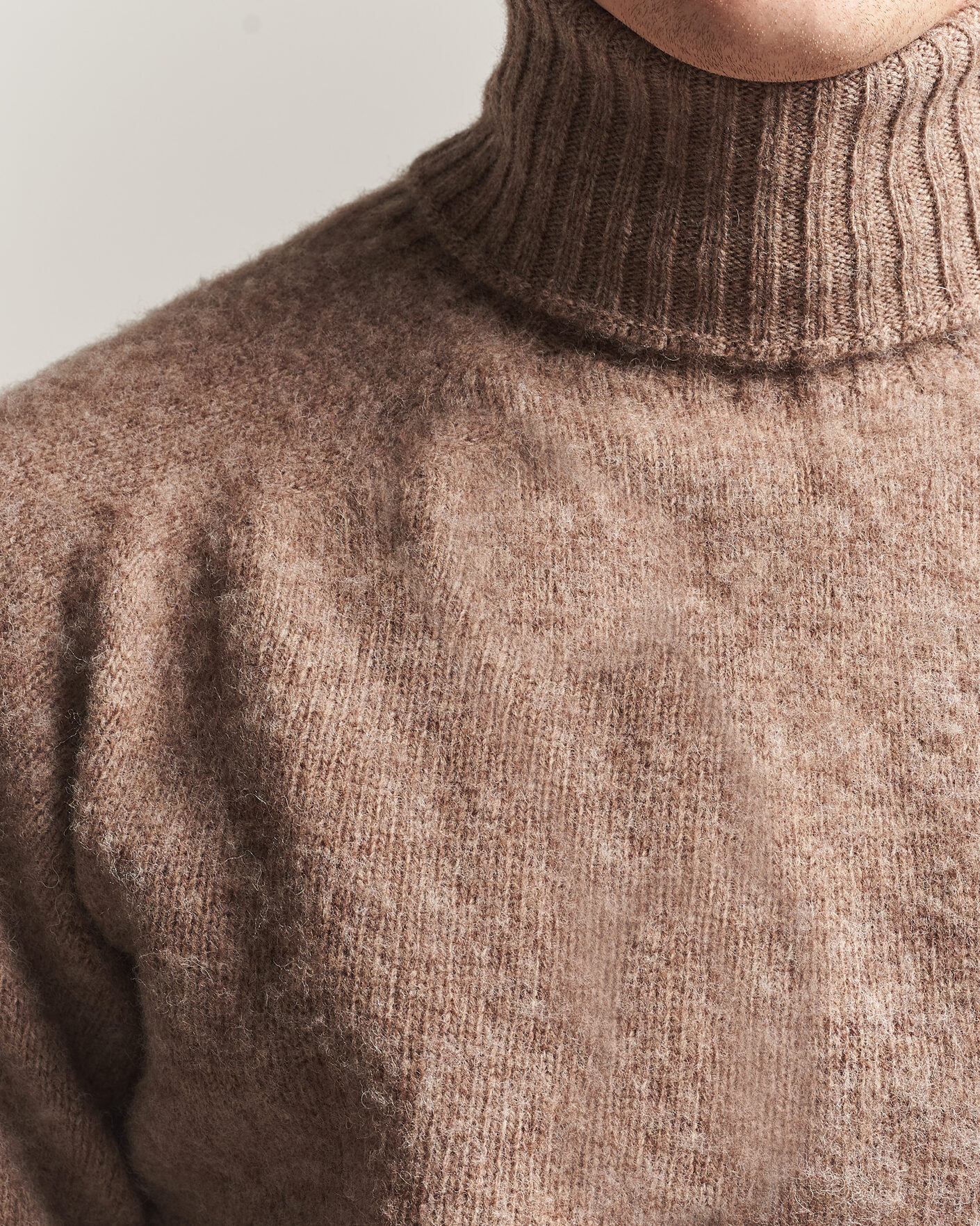 Mies | Puserot | Harley Of Scotland | Brushed Supersoft Lambswool Rollneck Tundra