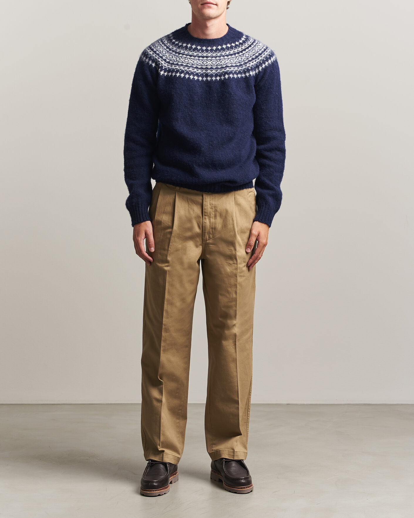 Mies | Puserot | Harley Of Scotland | Brushed Supersoft Lambswool Yolk Fairisle Navy/Snow White