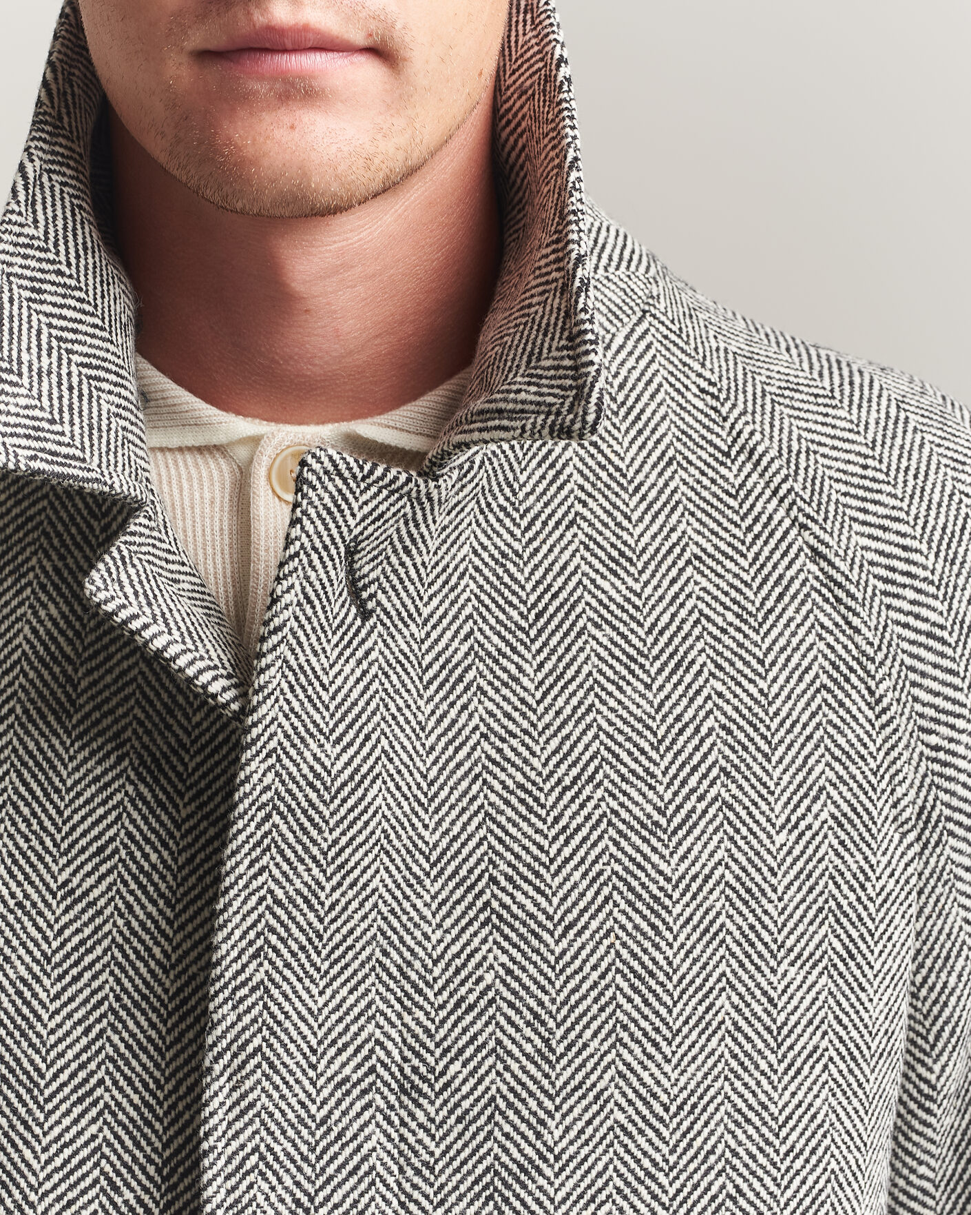 Mies | Takit | Lardini | Wool Herringbone Raglan Coat Dark Grey
