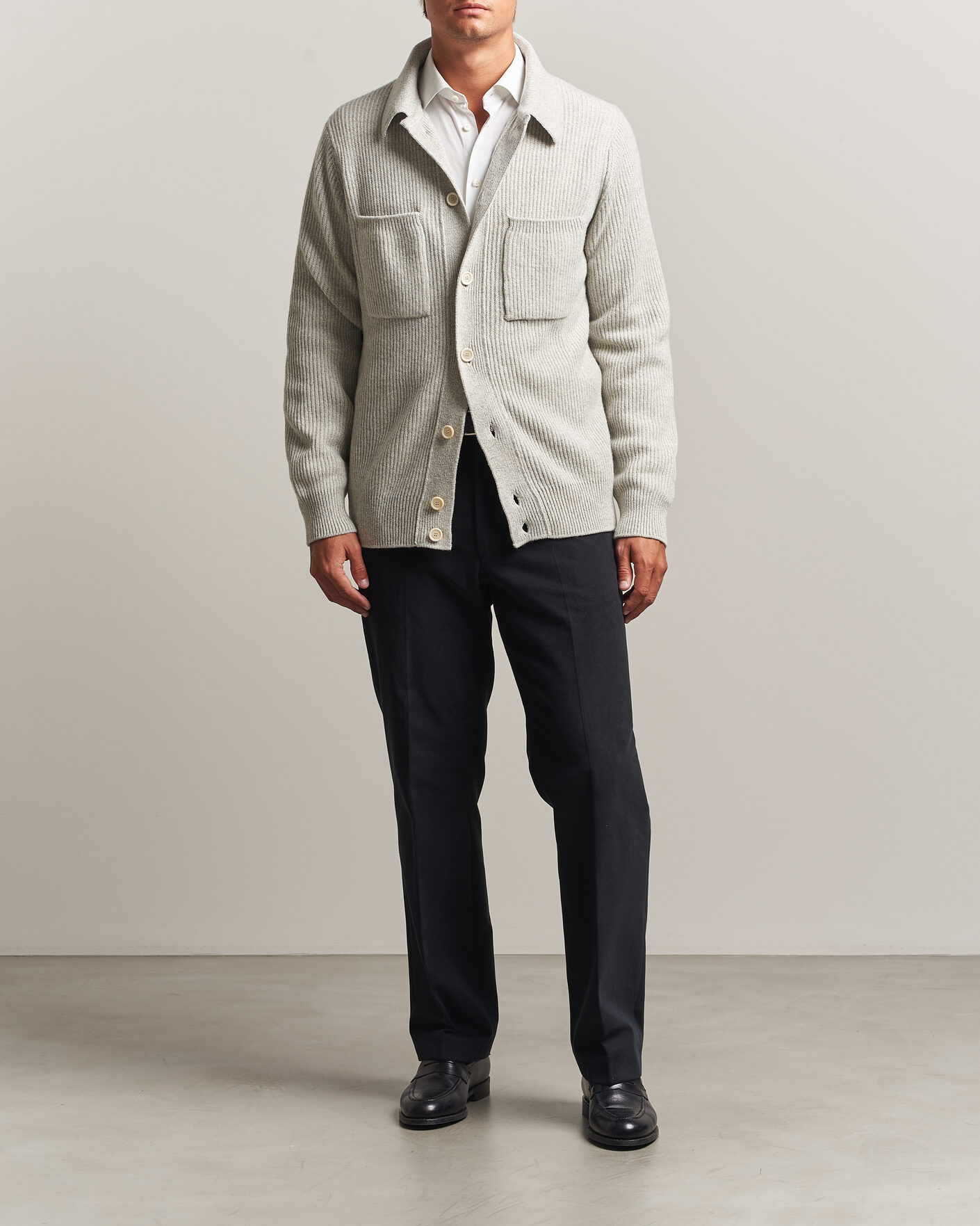 Mies | Puserot | Lardini | Heavy Knitted Cardigan Light Grey