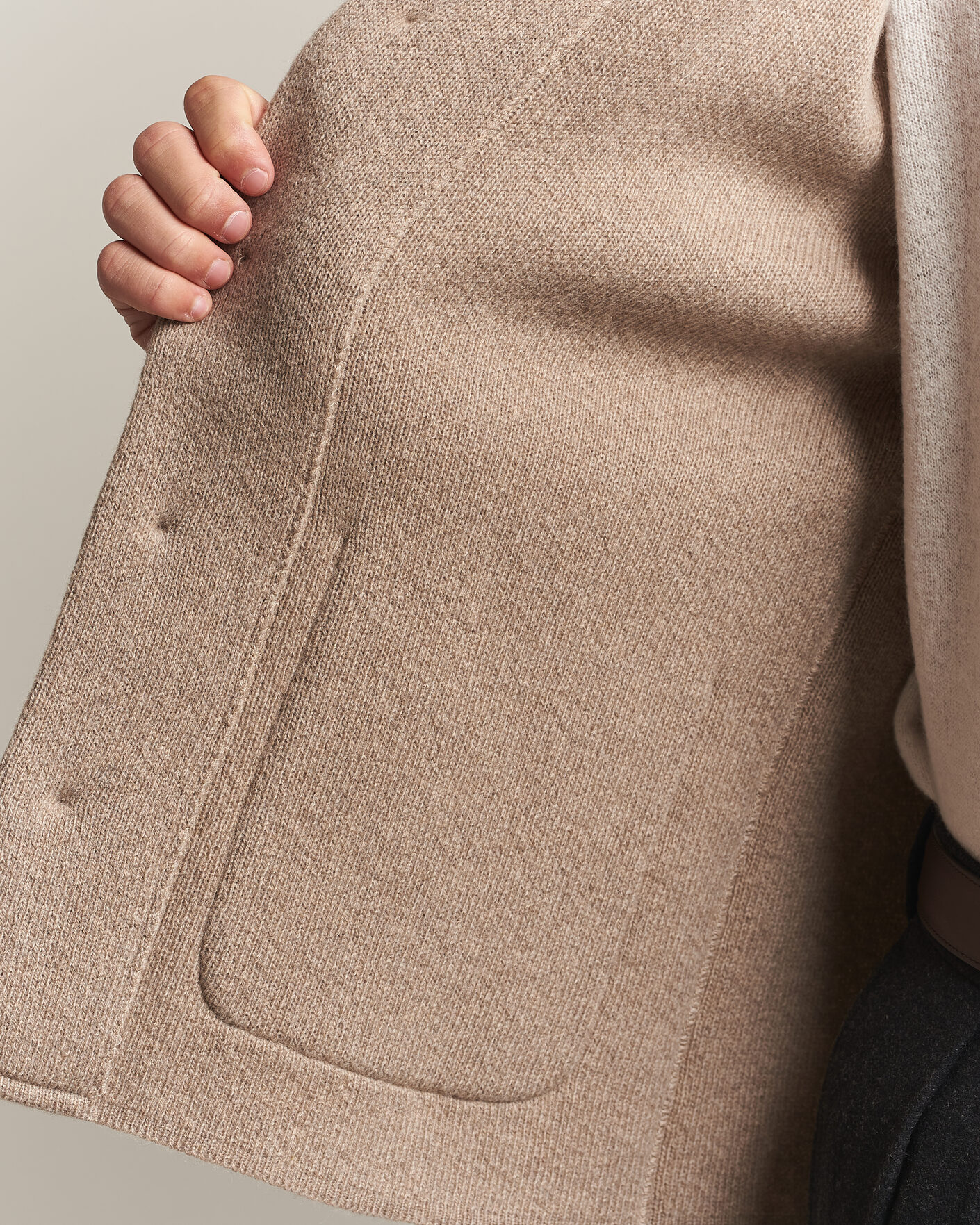 Mies | Puserot | Lardini | Knitted Cashmere Overshirt Light Brown