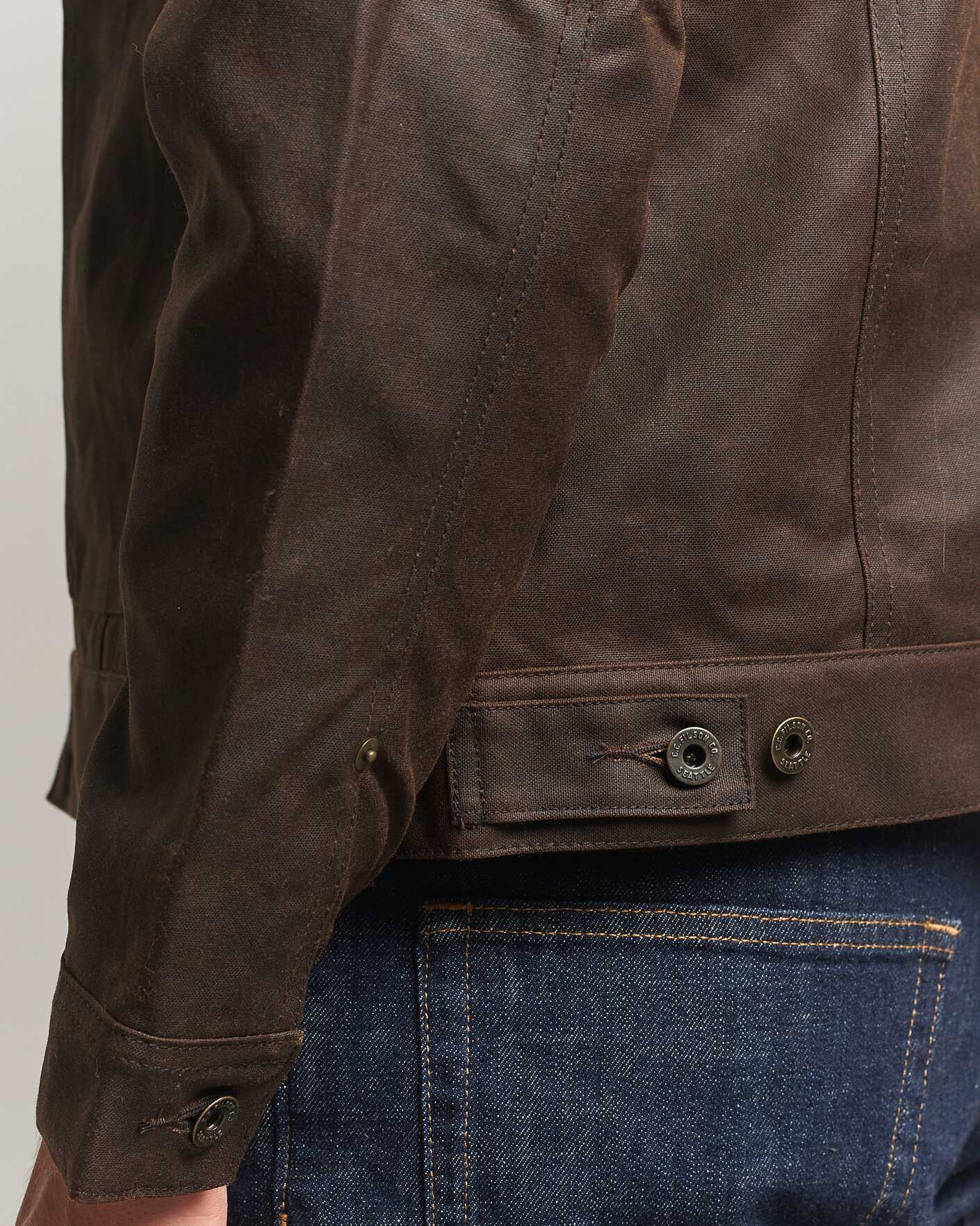 Mies | Takit | Filson | Short Lined Tin Cloth Cruiser Dark Brown