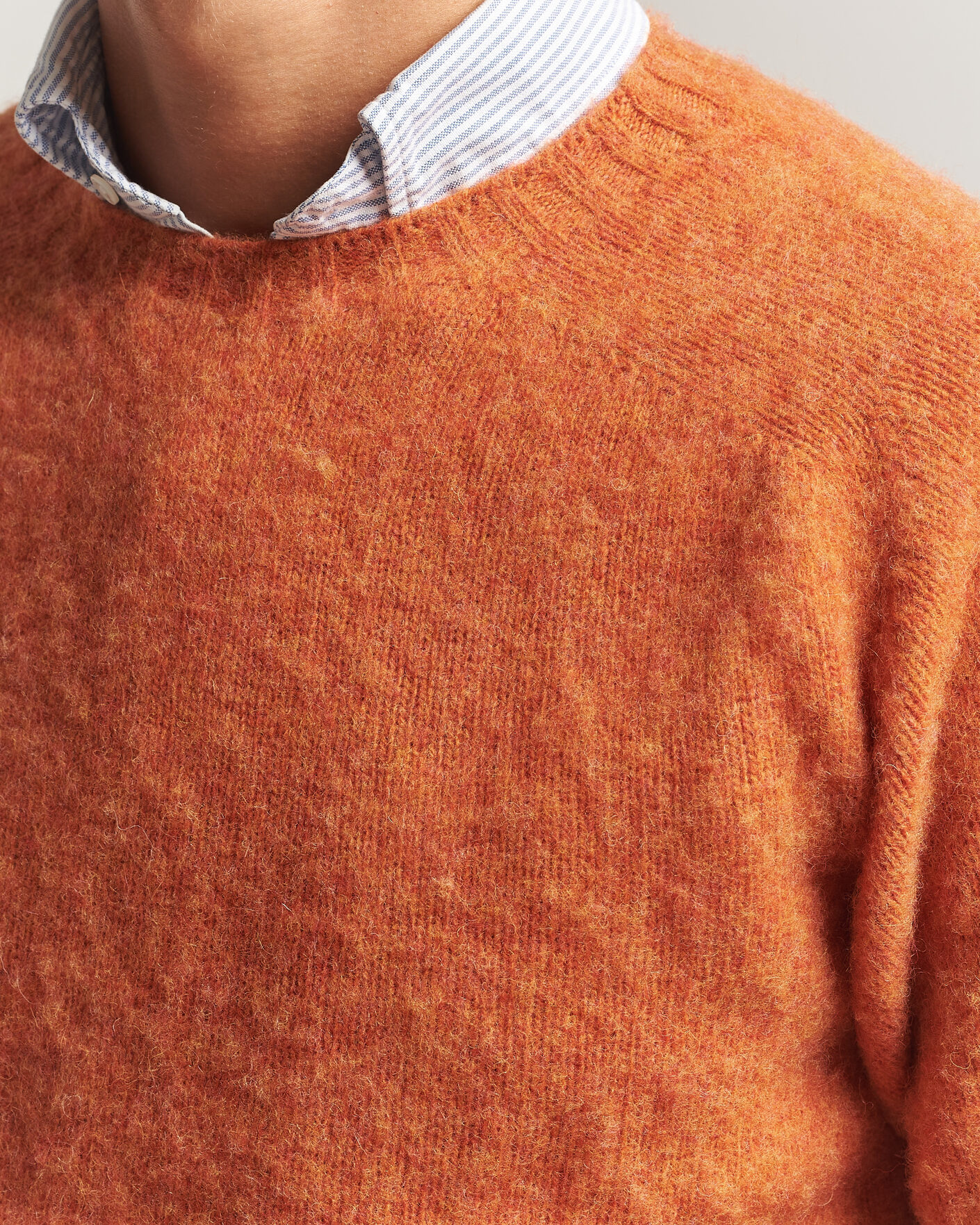 Mies | Puserot | Drake's | Brushed Shetland Crew Orange