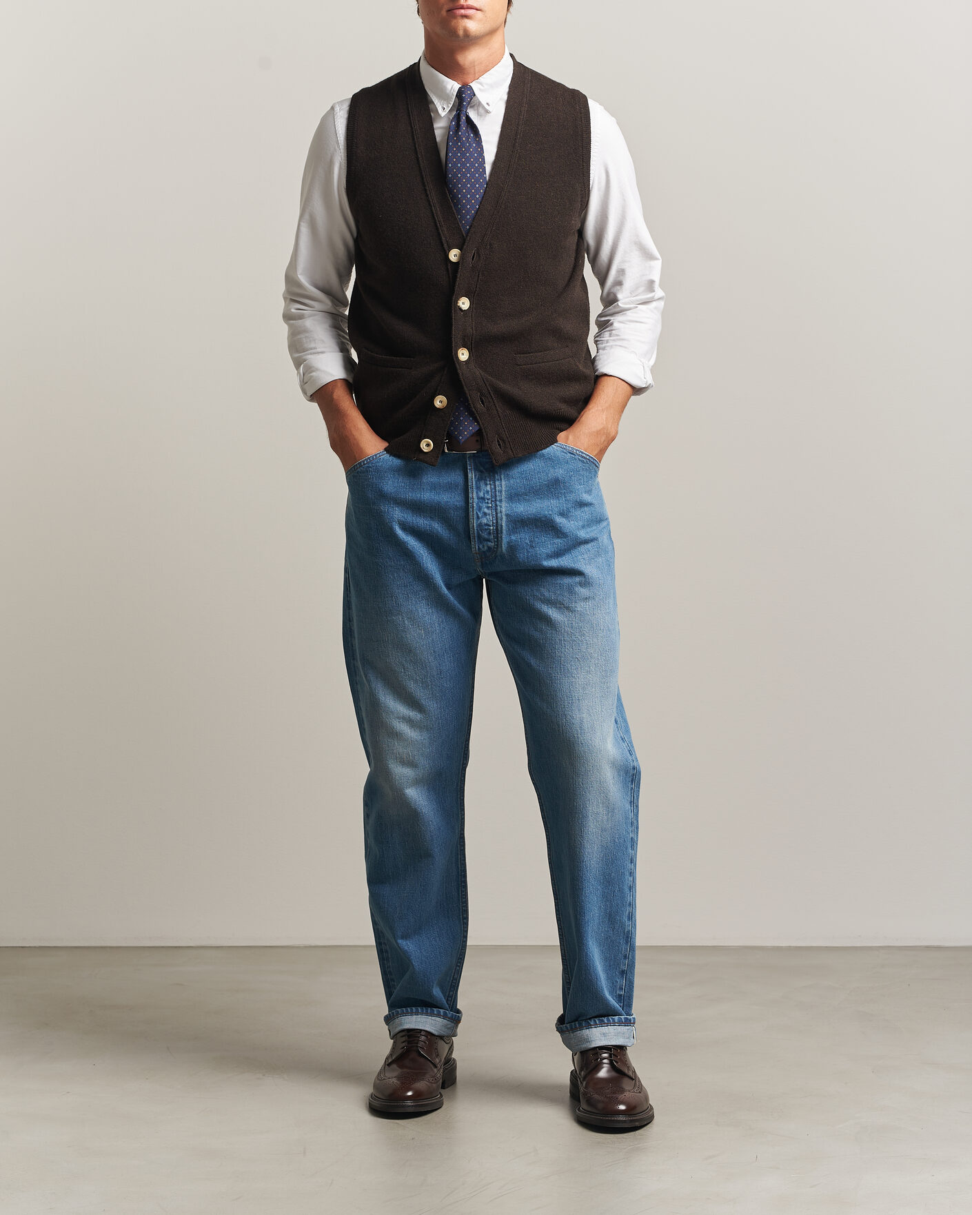 Mies | Puserot | Drake's | Lambswool Vest Cardigan Dark Brown