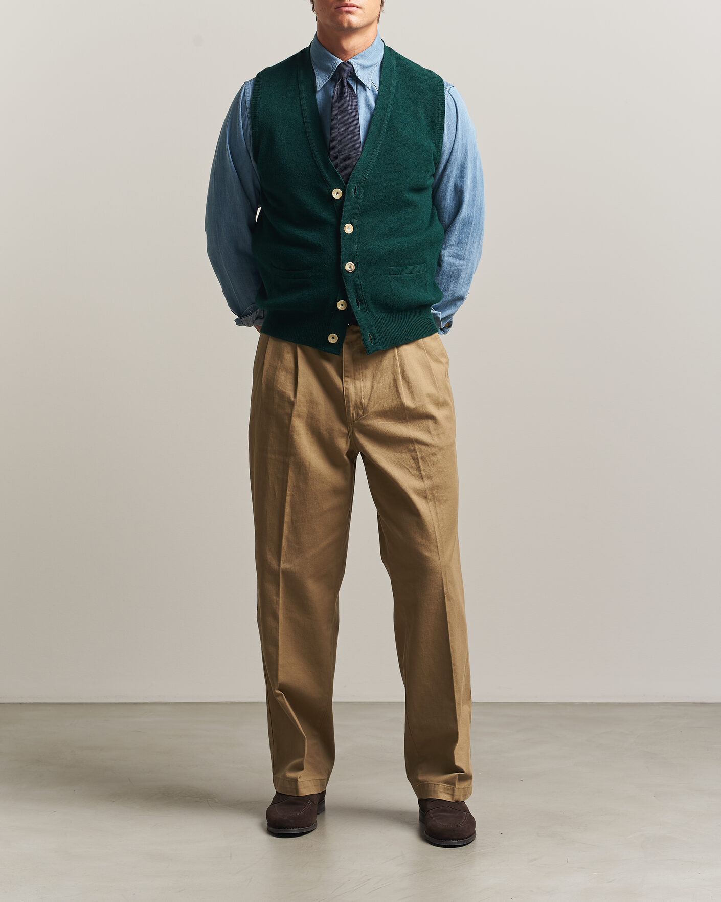 Mies | Puserot | Drake's | Lambswool Vest Cardigan Green