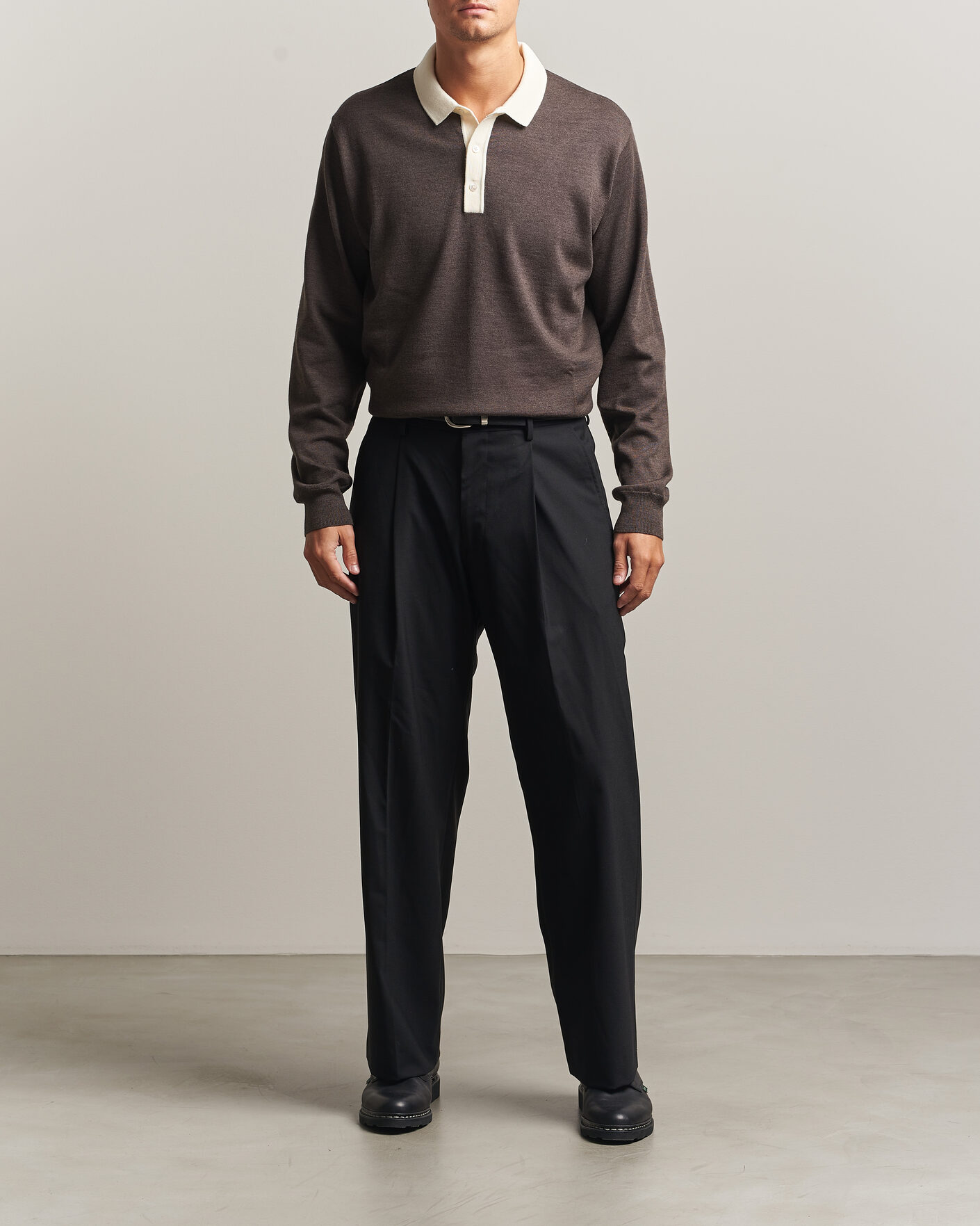 Mies | Puserot | Drake's | Solid Knitted Rugby Brown