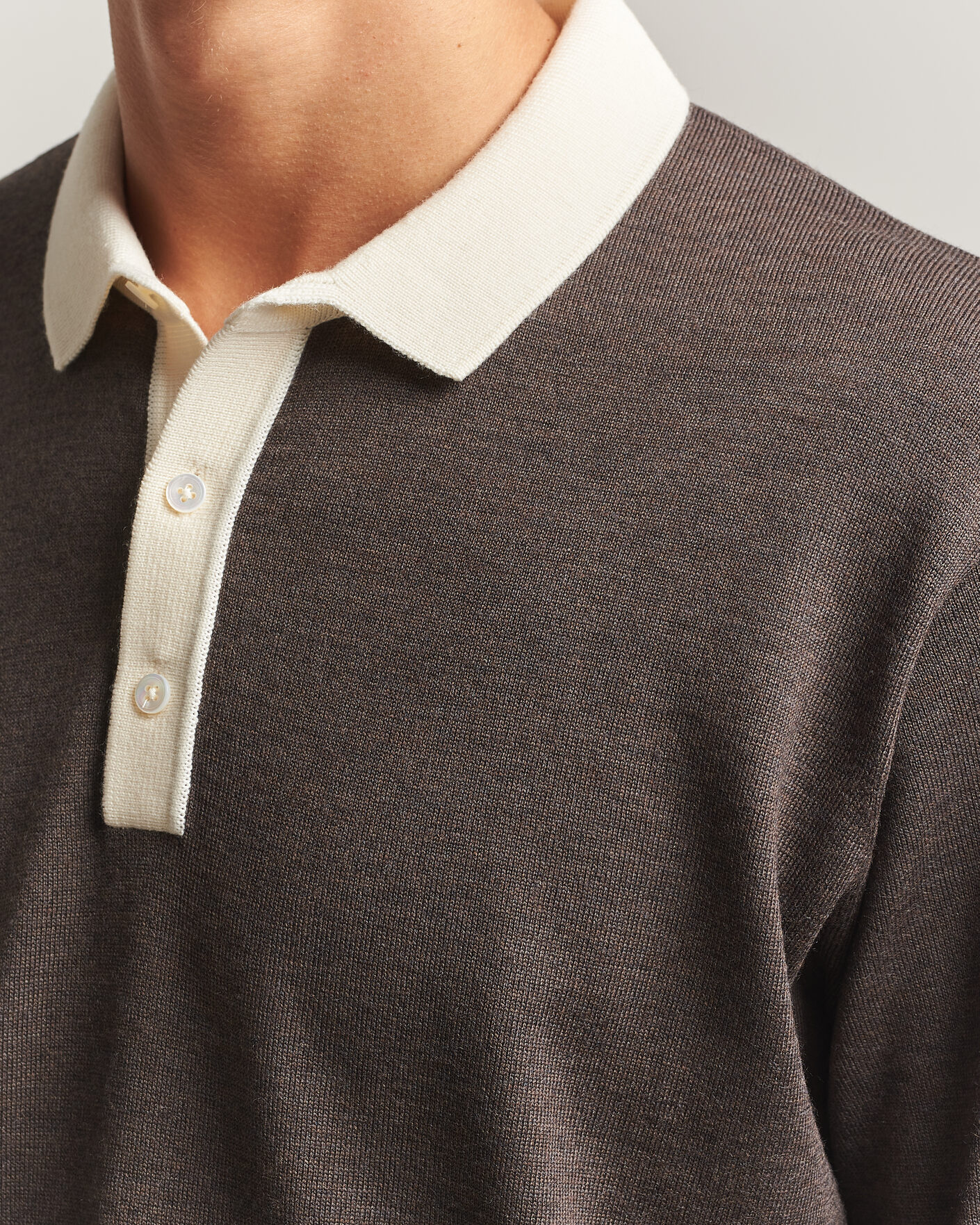 Mies | Puserot | Drake's | Solid Knitted Rugby Brown