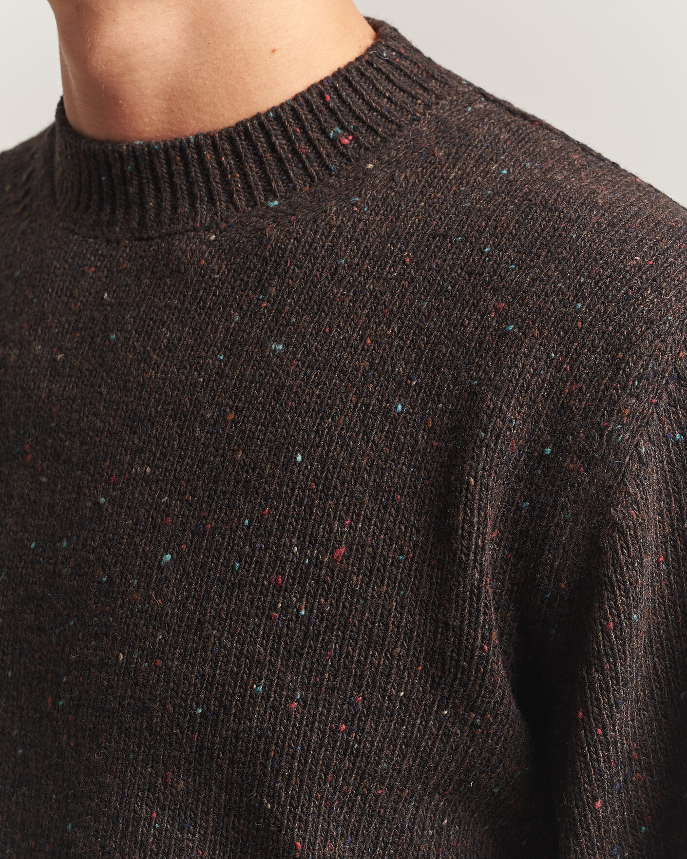 Mies | Puserot | Drake's | Donegal Crewneck Brown