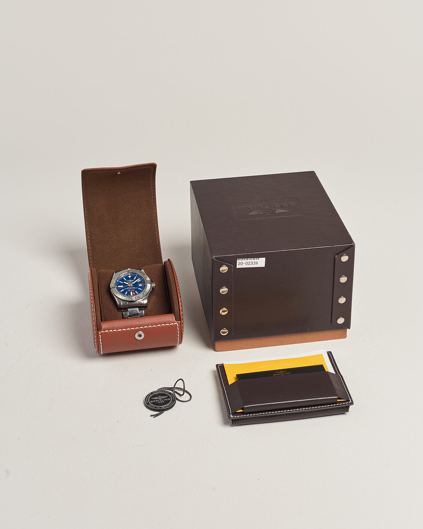 Mies | Pre-Owned & Vintage Watches | Breitling Pre-Owned | Avenger II GMT