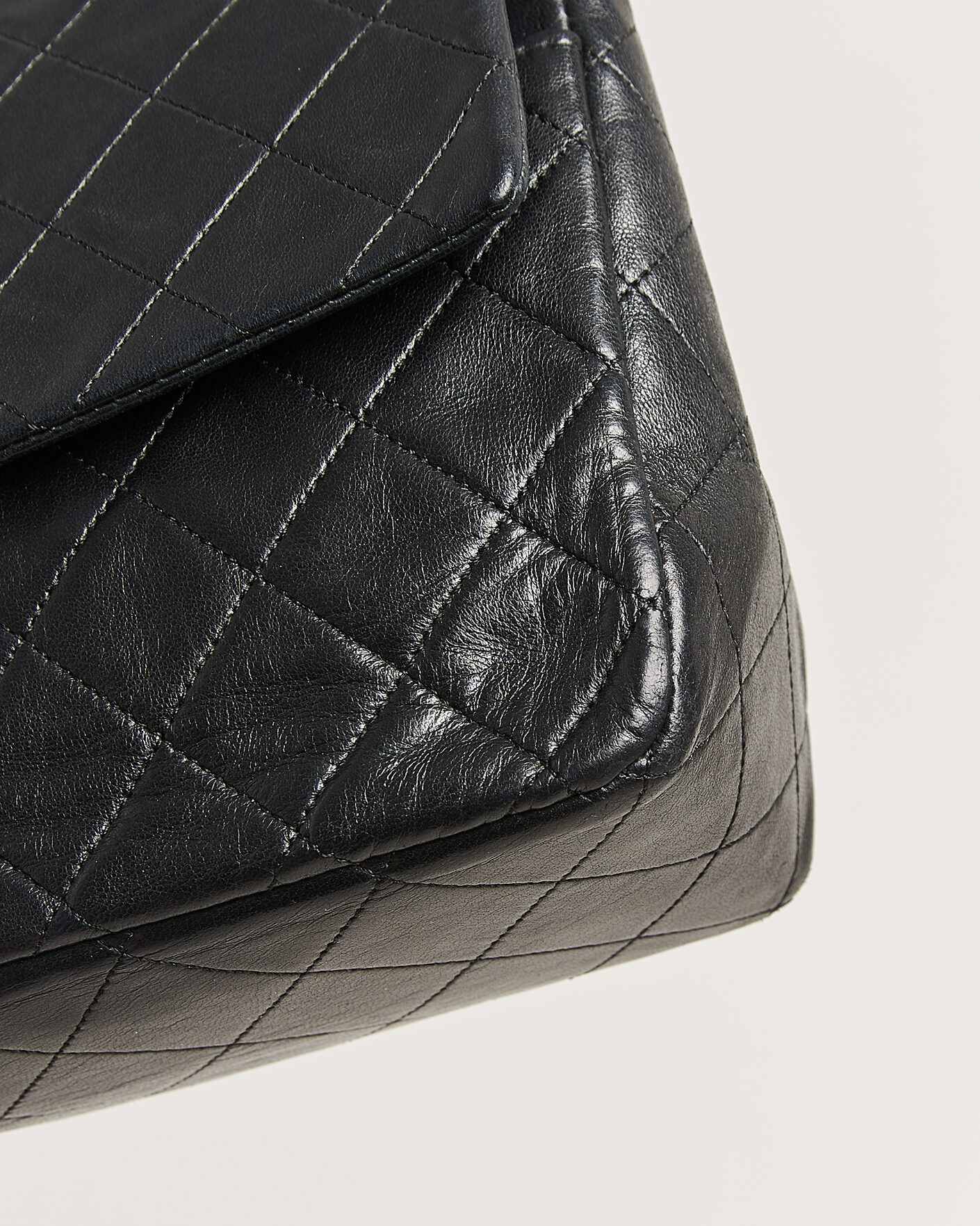 Mies | Pre-Owned & Vintage Bags | Chanel Pre-Owned | Vintage Classic Flap Bag Lambskin Black