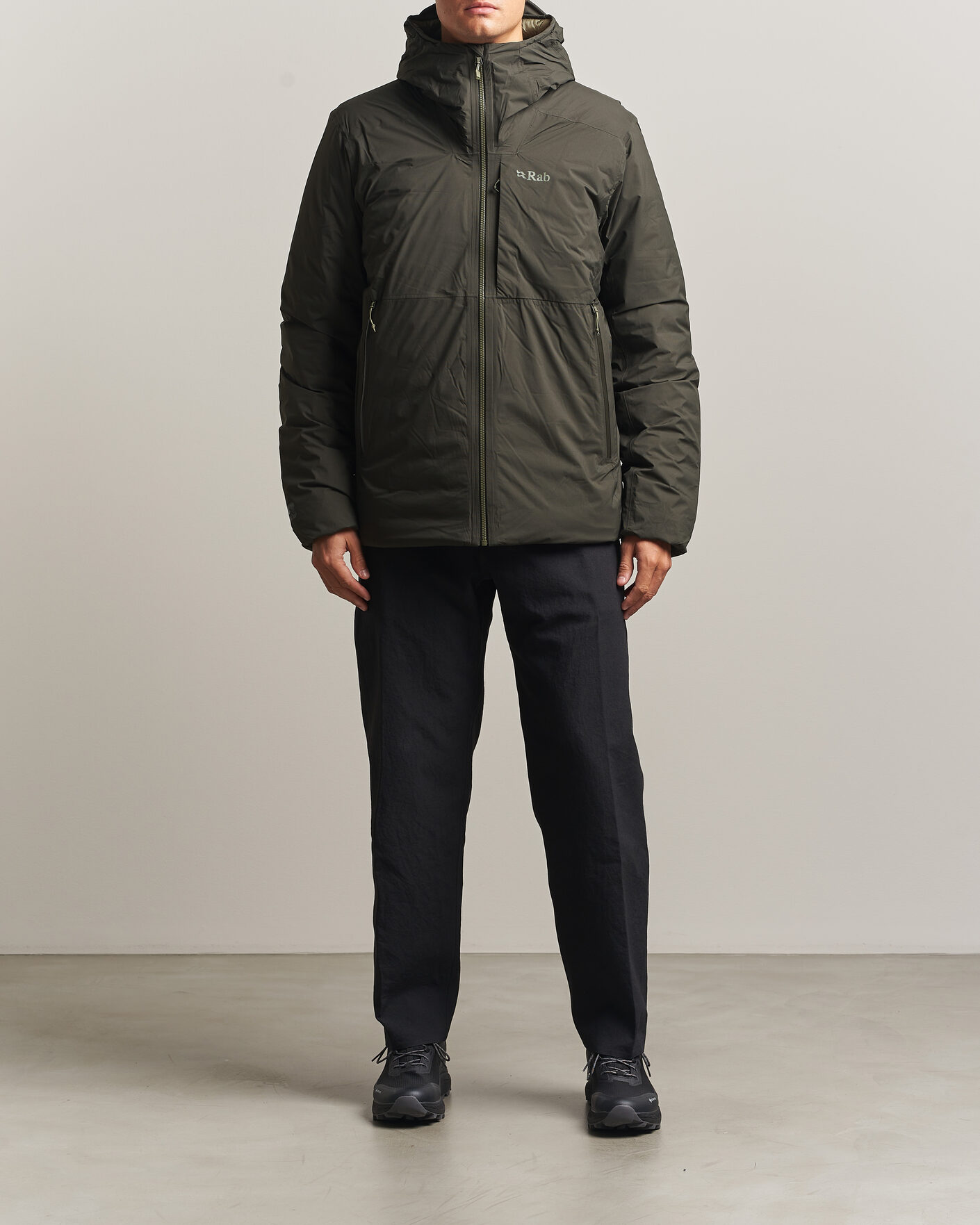 Mies | Takit | Rab | Microlight Waterproof Shield Jacket Dark Army