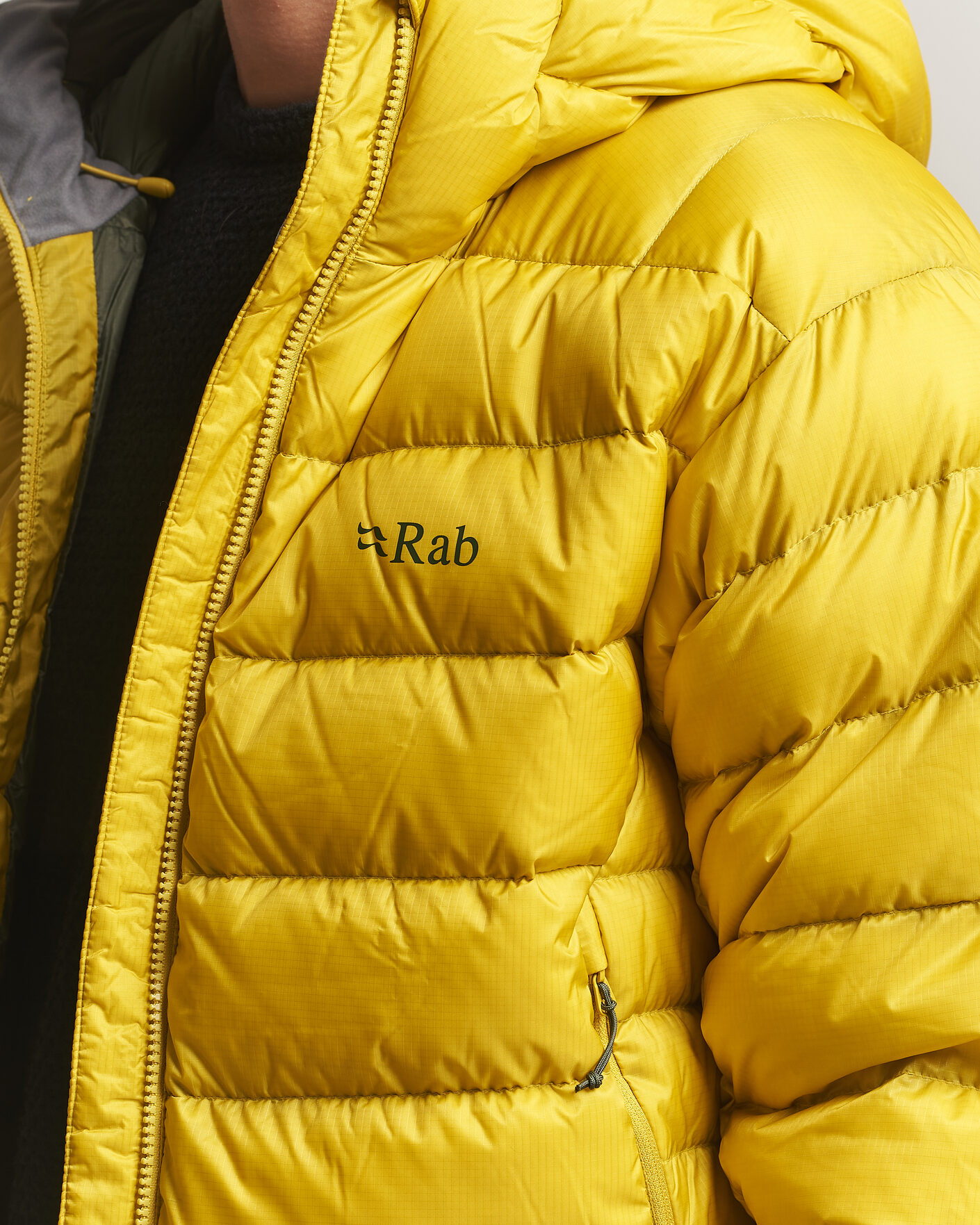 Mies | Takit | Rab | Electron Pro Hoody Mid Down Jacket Dark Pollen