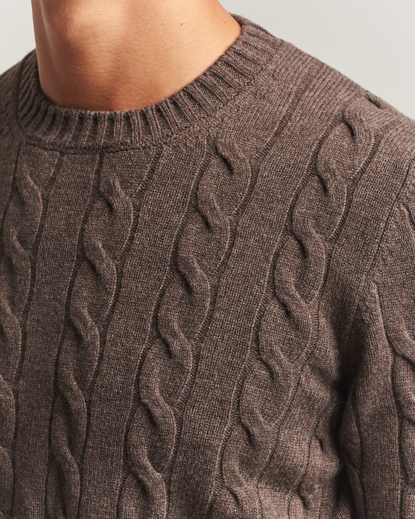 Mies | Puserot | Gran Sasso | Wool/Cashmere Cable Crew Neck Dark Brown Melange