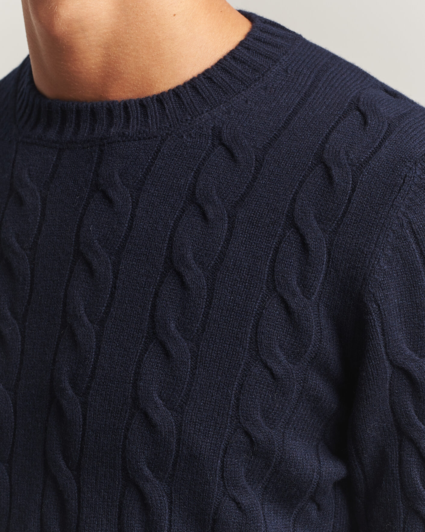 Mies | Puserot | Gran Sasso | Wool/Cashmere Cable Crew Neck Navy