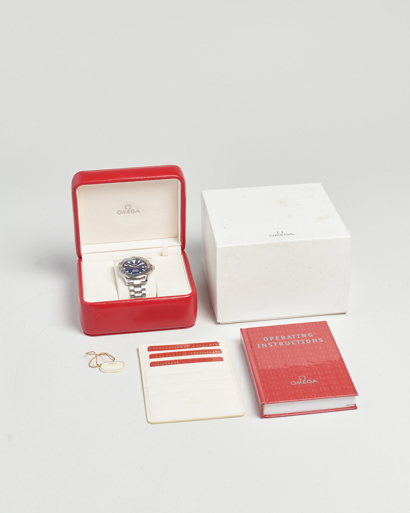 Mies | Pre-Owned & Vintage Watches | Omega Pre-Owned | Seamaster 300M Electric Blue