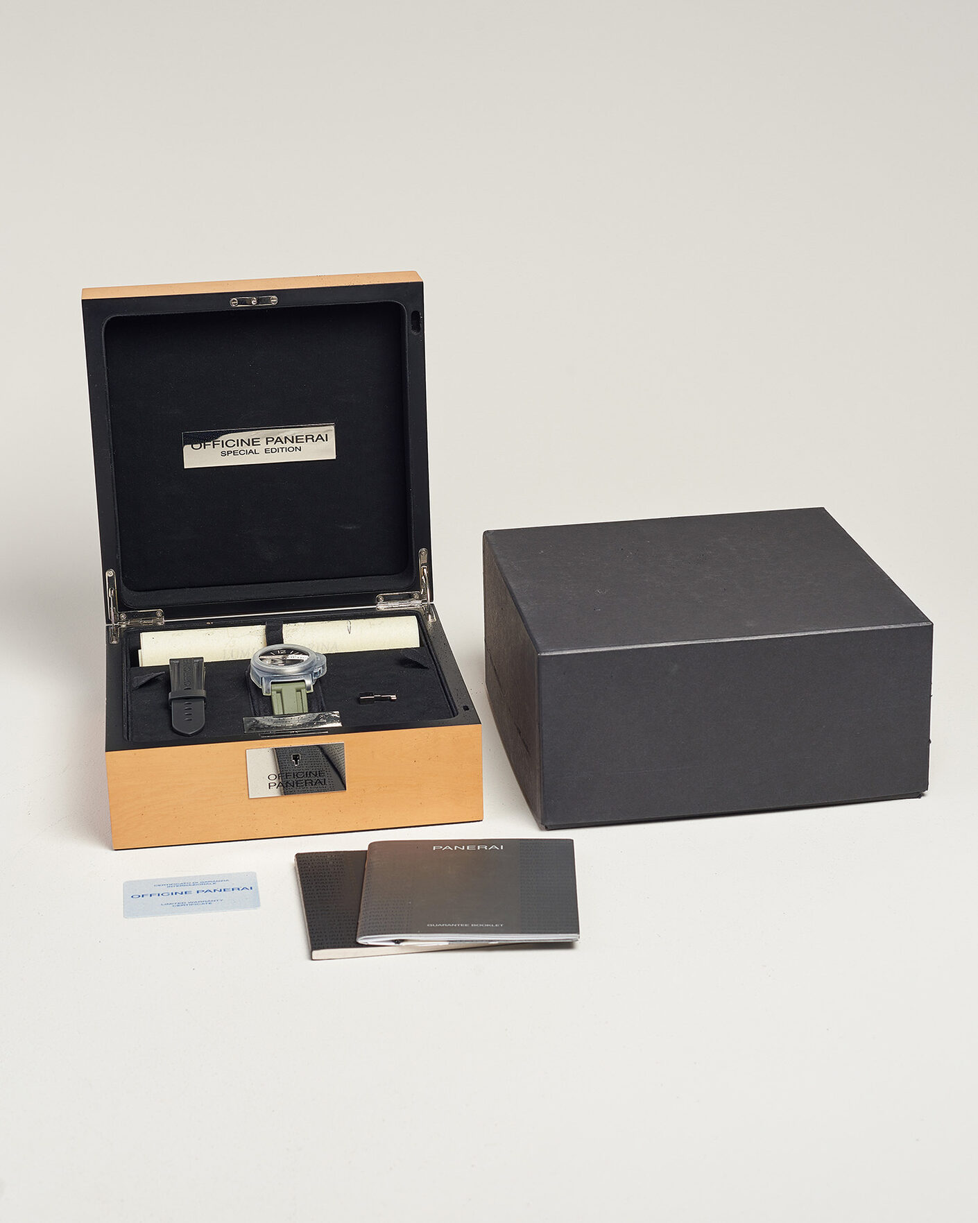 Mies | Pre-Owned & Vintage Watches | Panerai Pre-Owned | PAM00416 Luminor Marina Beverly Hills Boutique