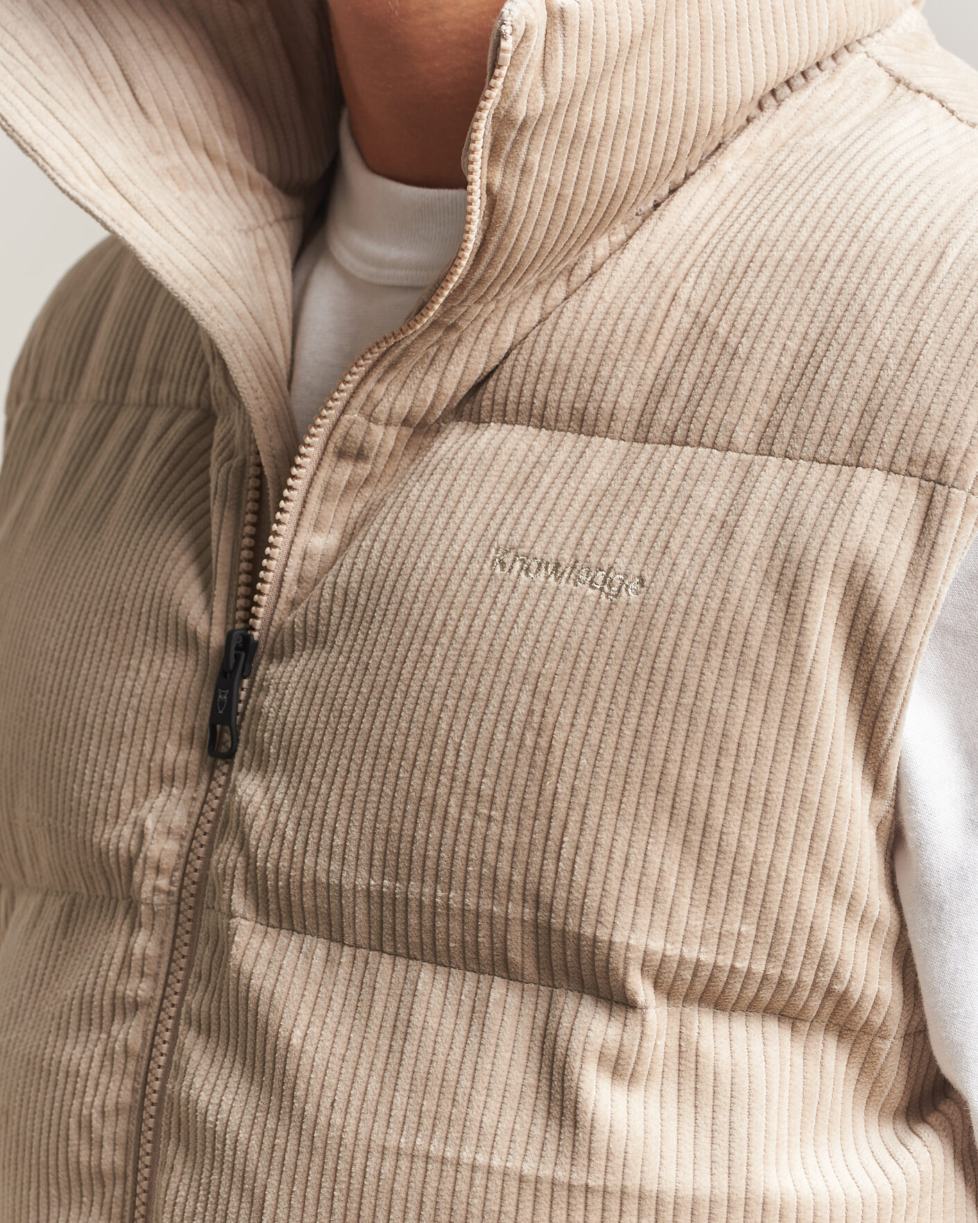 Mies | Ulkoliivit | KnowledgeCotton Apparel | Corduroy Puffer Vest Light Feather Grey