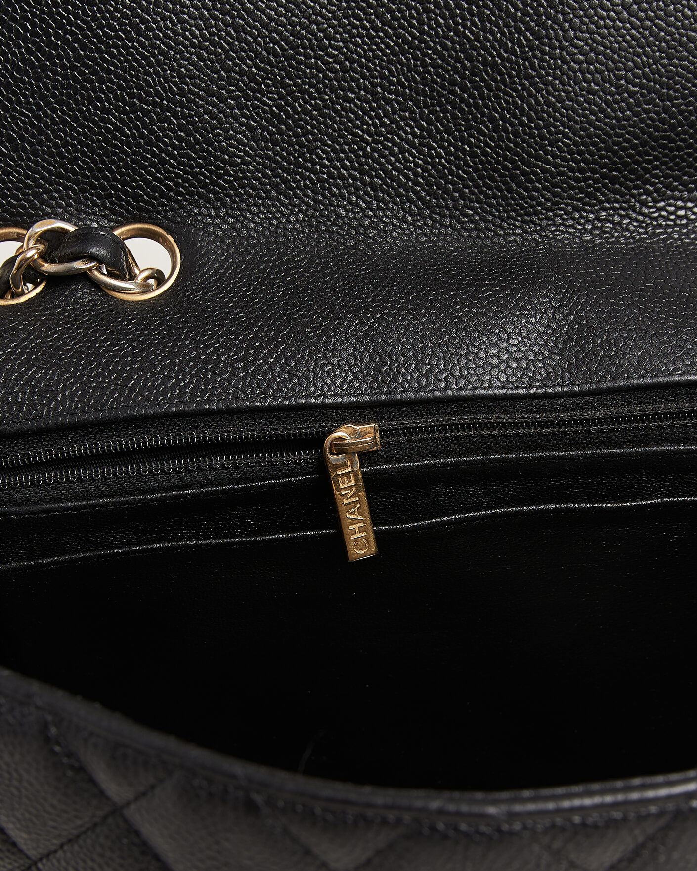 Mies | Pre-Owned & Vintage Bags | Chanel Pre-Owned | Classic Jumbo Single Flap Bag Caviar Black