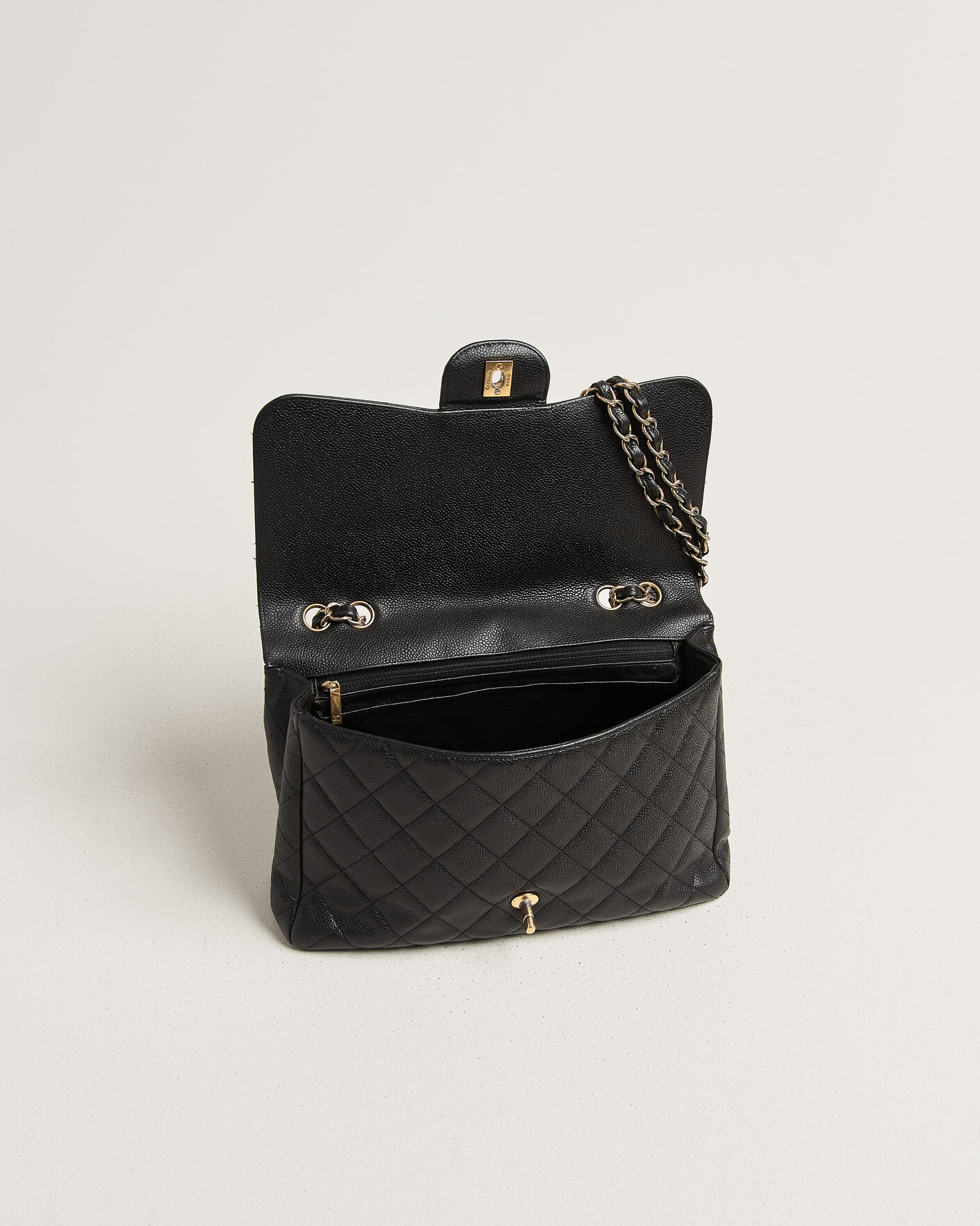 Mies | Pre-Owned & Vintage Bags | Chanel Pre-Owned | Classic Jumbo Single Flap Bag Caviar Black