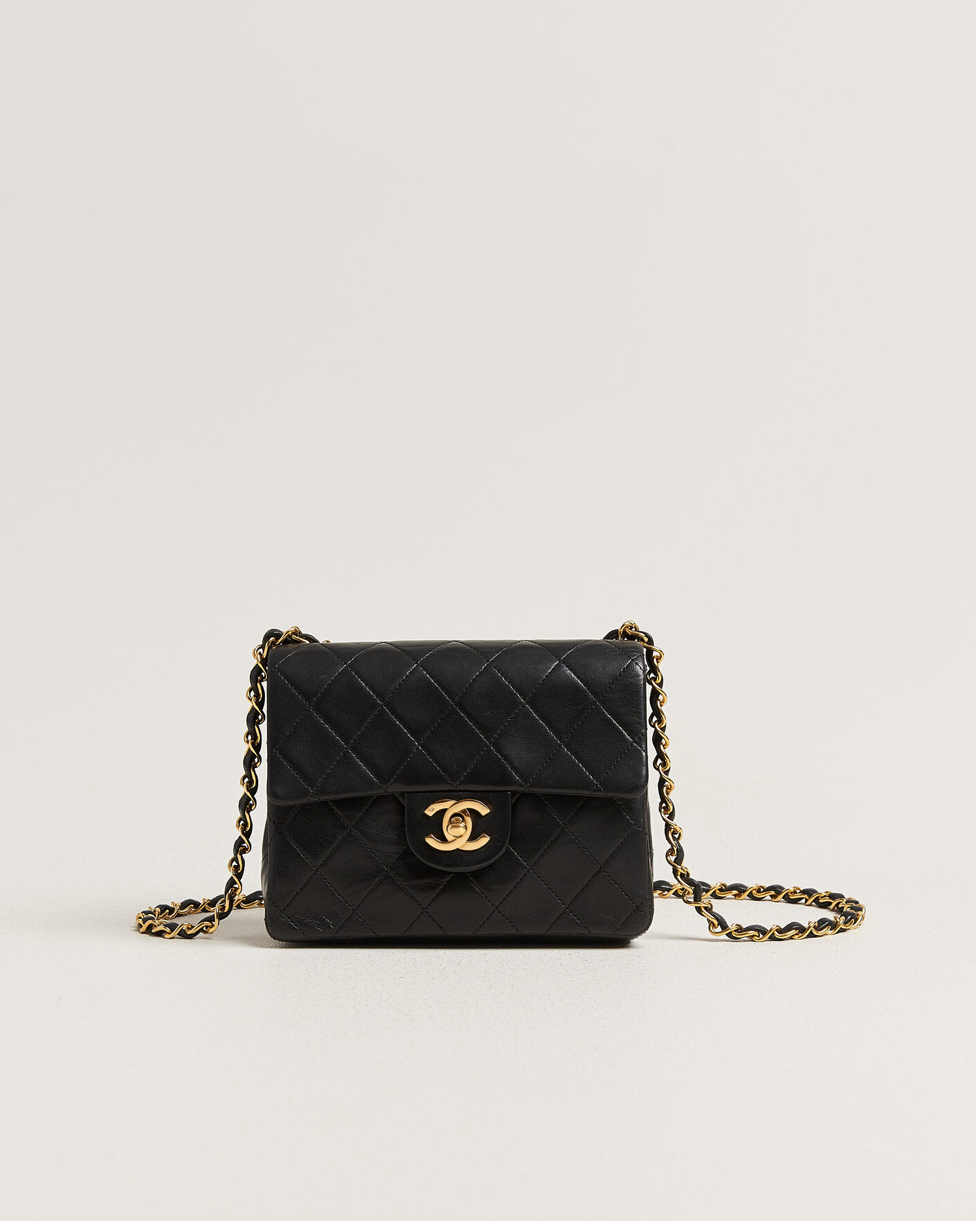 Mies | Pre-Owned & Vintage Bags | Chanel Pre-Owned | Classic Mini Square Single Flap Bag Lambskin Black