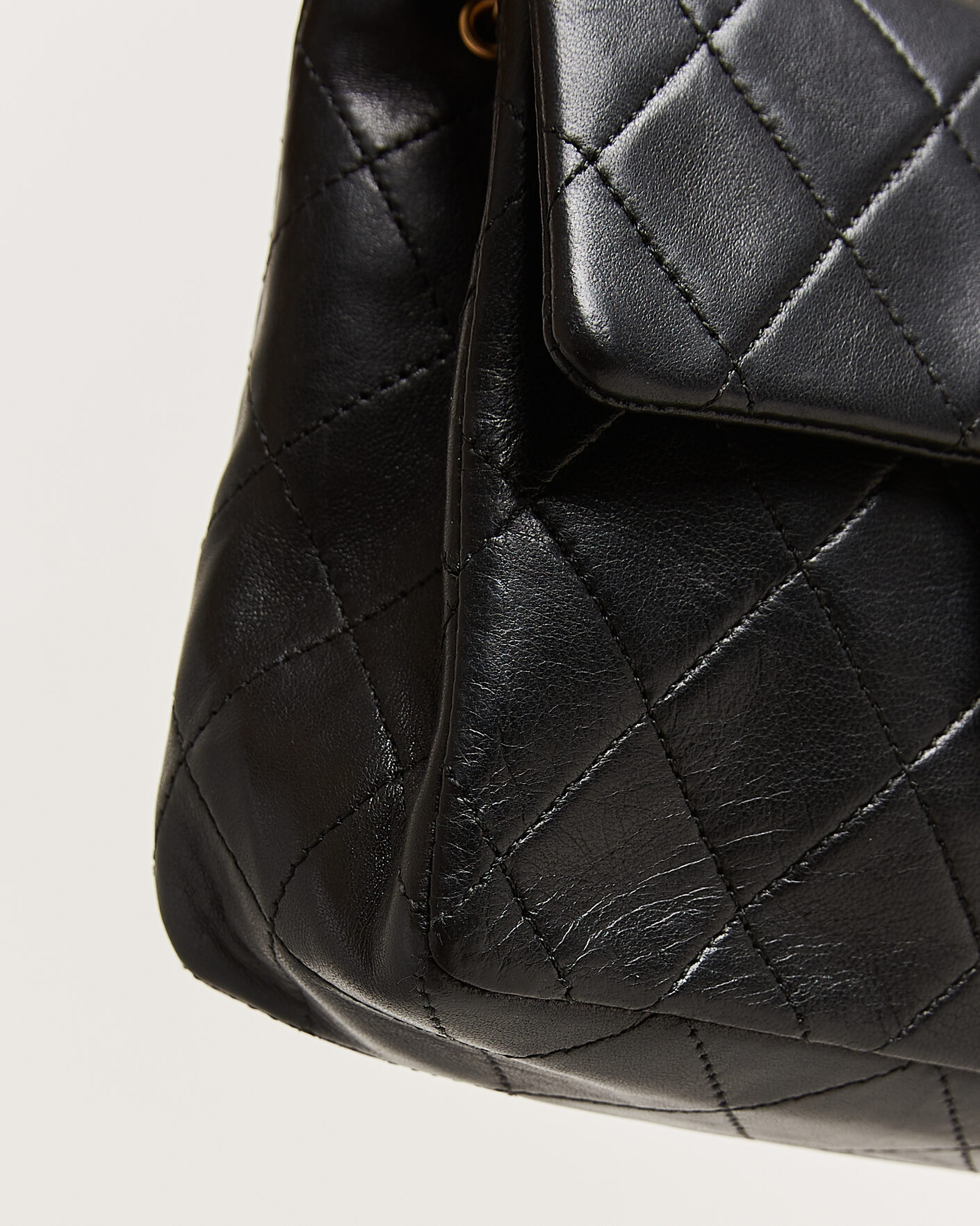 Mies | Pre-Owned & Vintage Bags | Chanel Pre-Owned | Classic Mini Square Single Flap Bag Lambskin Black