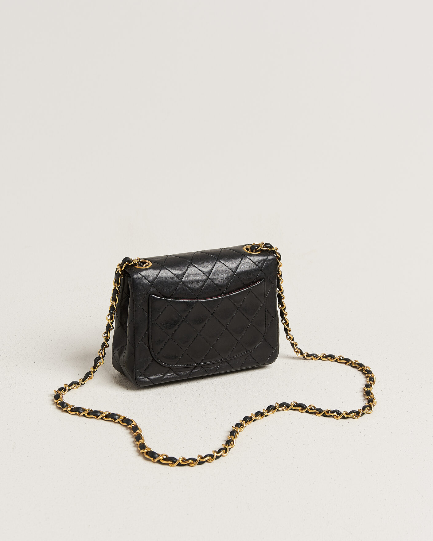 Mies | Pre-Owned & Vintage Bags | Chanel Pre-Owned | Classic Mini Square Single Flap Bag Lambskin Black