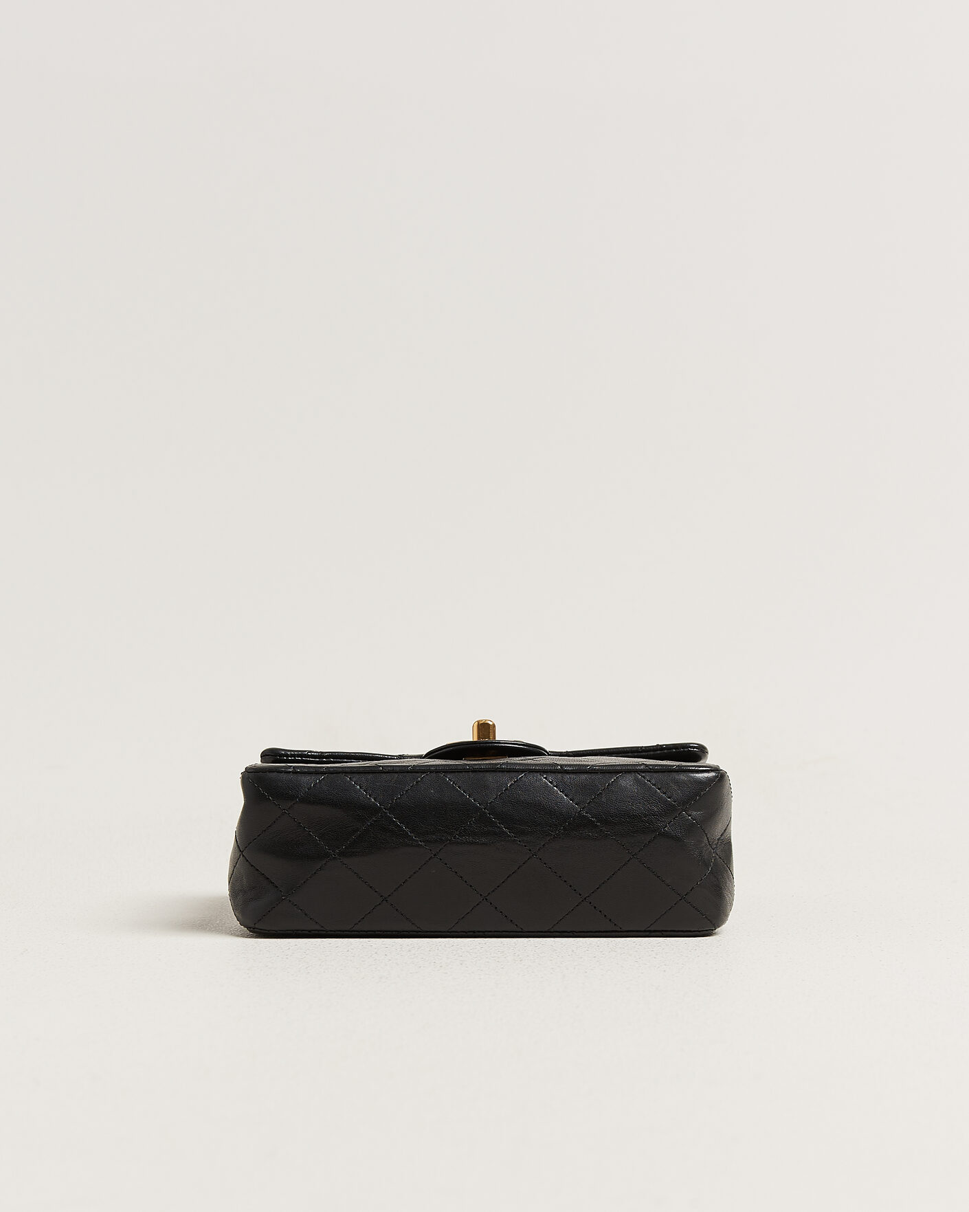 Mies | Pre-Owned & Vintage Bags | Chanel Pre-Owned | Classic Mini Square Single Flap Bag Lambskin Black