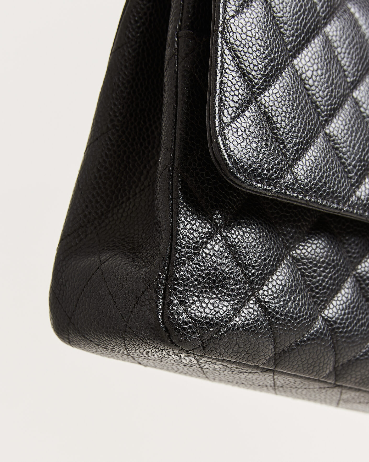 Mies | Pre-Owned & Vintage Bags | Chanel Pre-Owned | Classic Medium Single Flap Bag Caviar Black