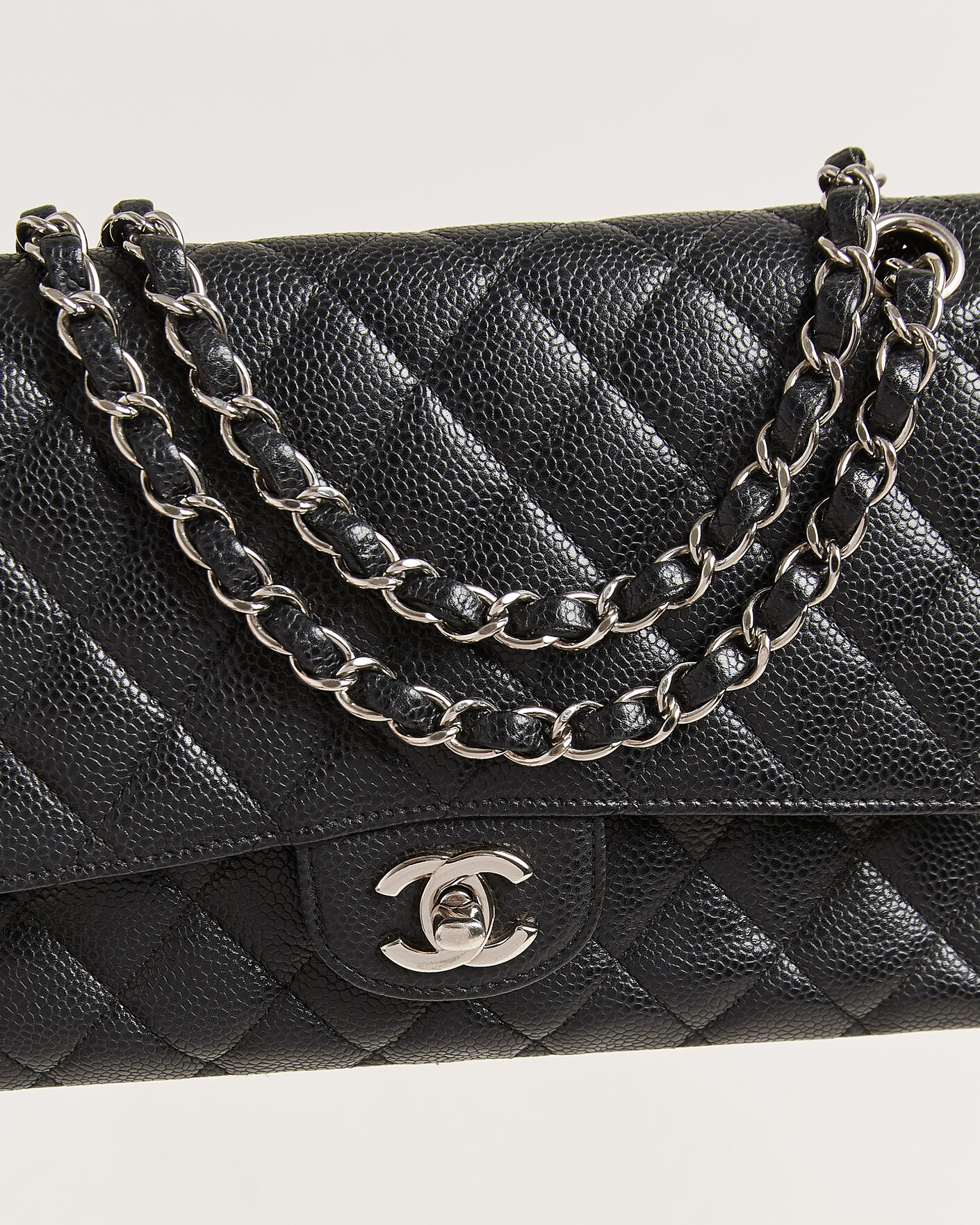Mies | Pre-Owned & Vintage Bags | Chanel Pre-Owned | Classic Medium Single Flap Bag Caviar Black