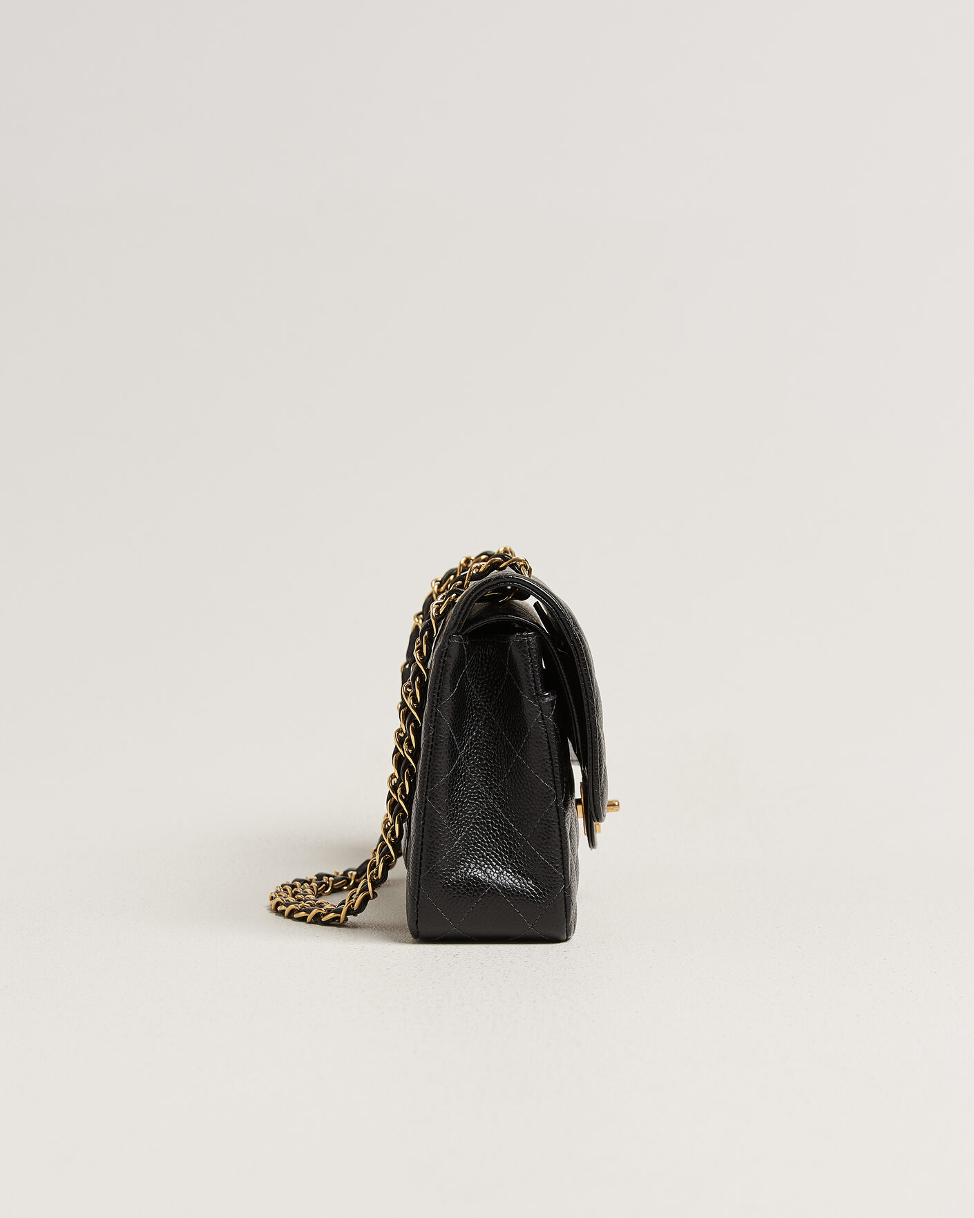 Mies | Pre-Owned & Vintage Bags | Chanel Pre-Owned | Classic Medium Double Flap Bag Caviar Black
