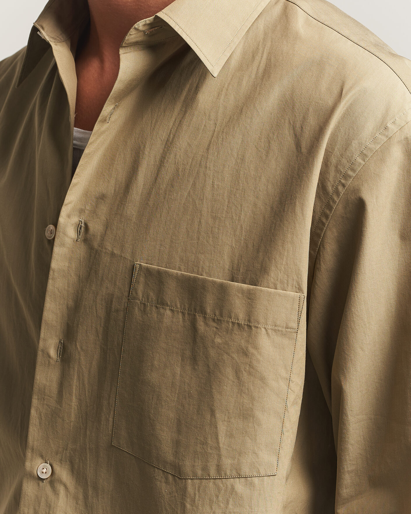 Mies | Kauluspaidat | Auralee | Finx Light Weather Chambray Shirt Olive Brown