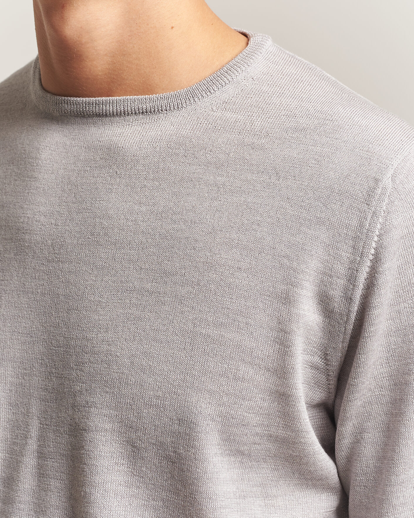Mies | Puserot | Morgano | Extra Fine Merino Wool Crewneck Light Grey