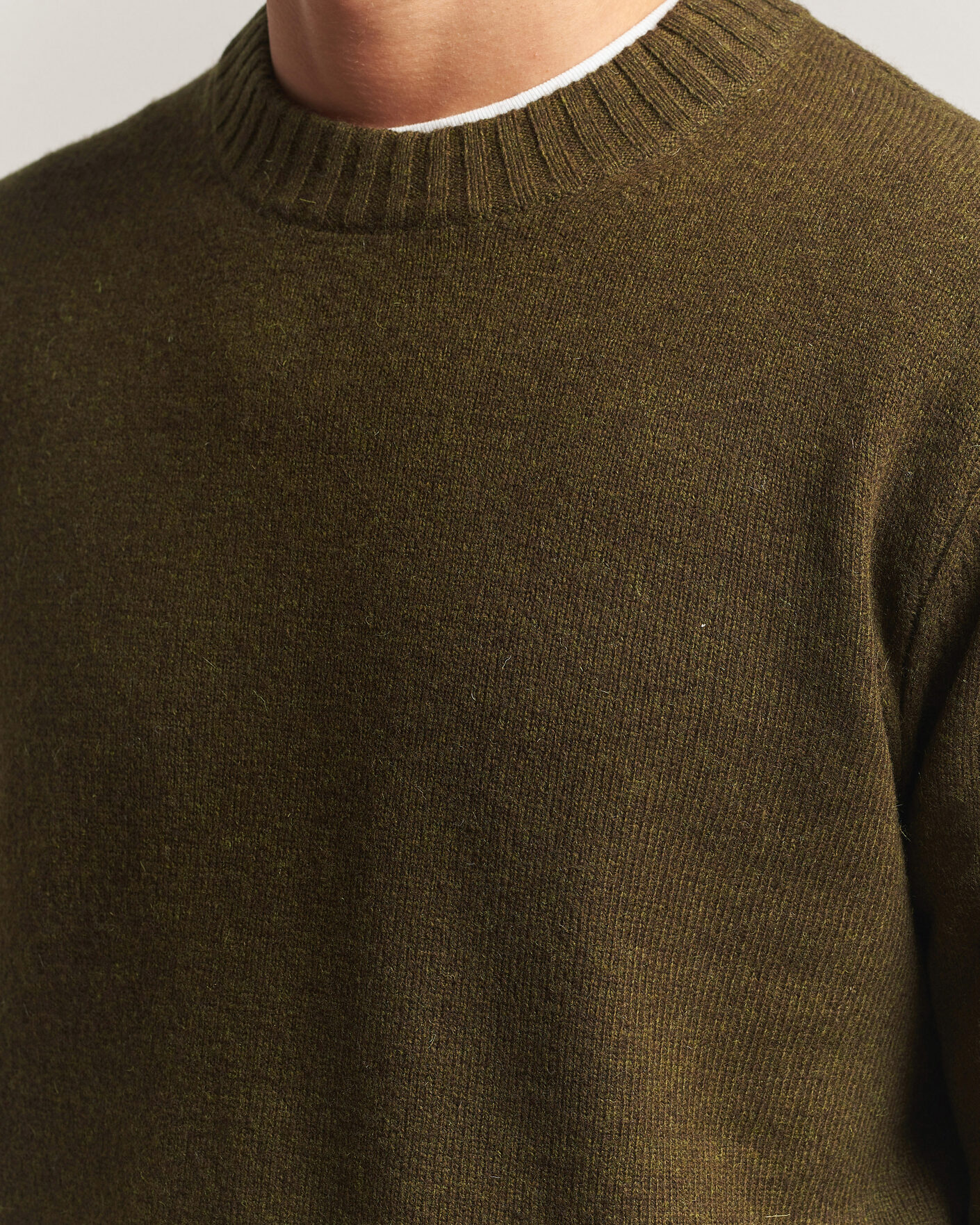 Mies | Puserot | A Day's March | Marlow Lambswool Sweater Forest Green