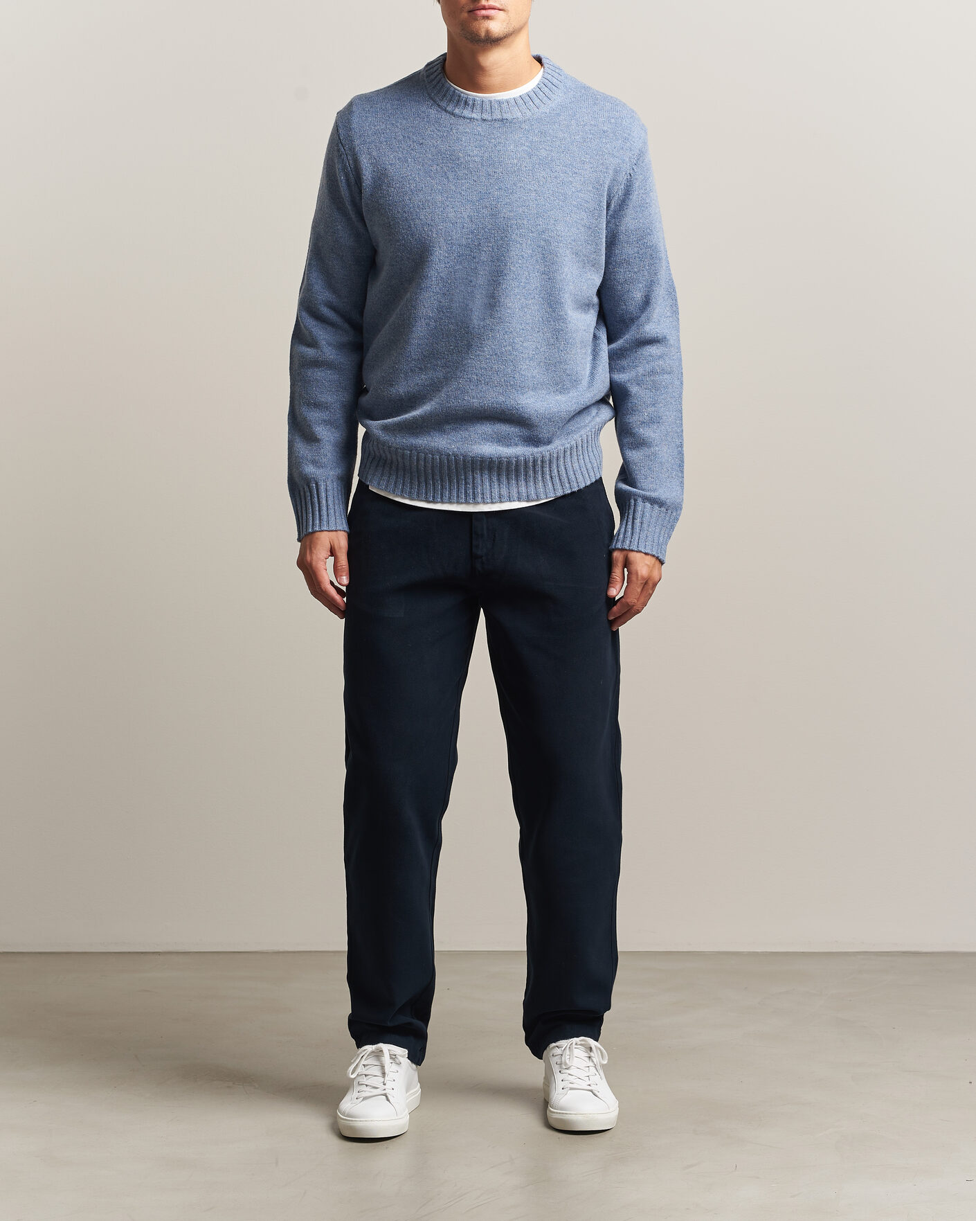 Mies | Puserot | A Day's March | Marlow Lambswool Sweater Misty Blue