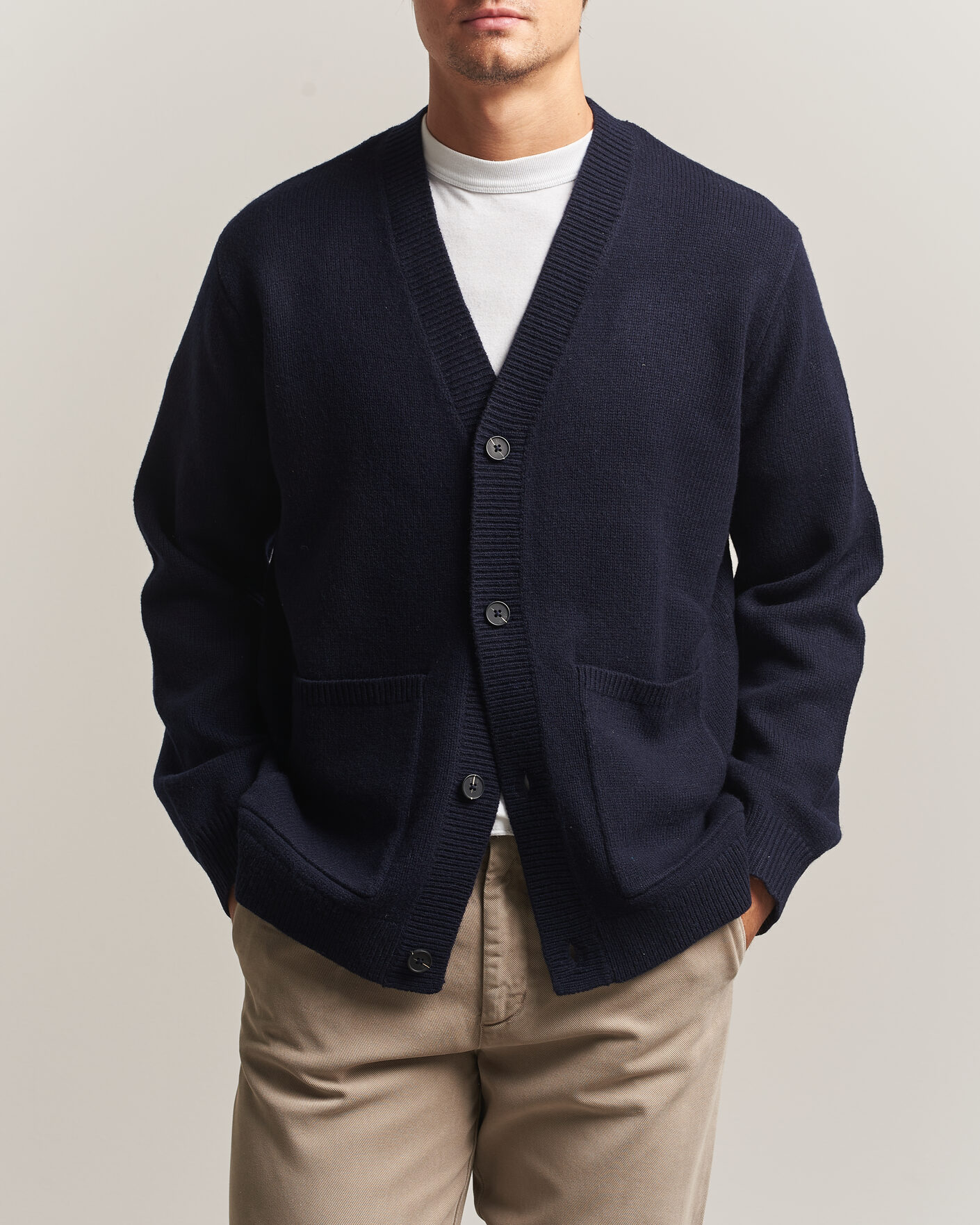 Mies | Puserot | A Day's March | Jarrow Lambswool Cardigan Navy