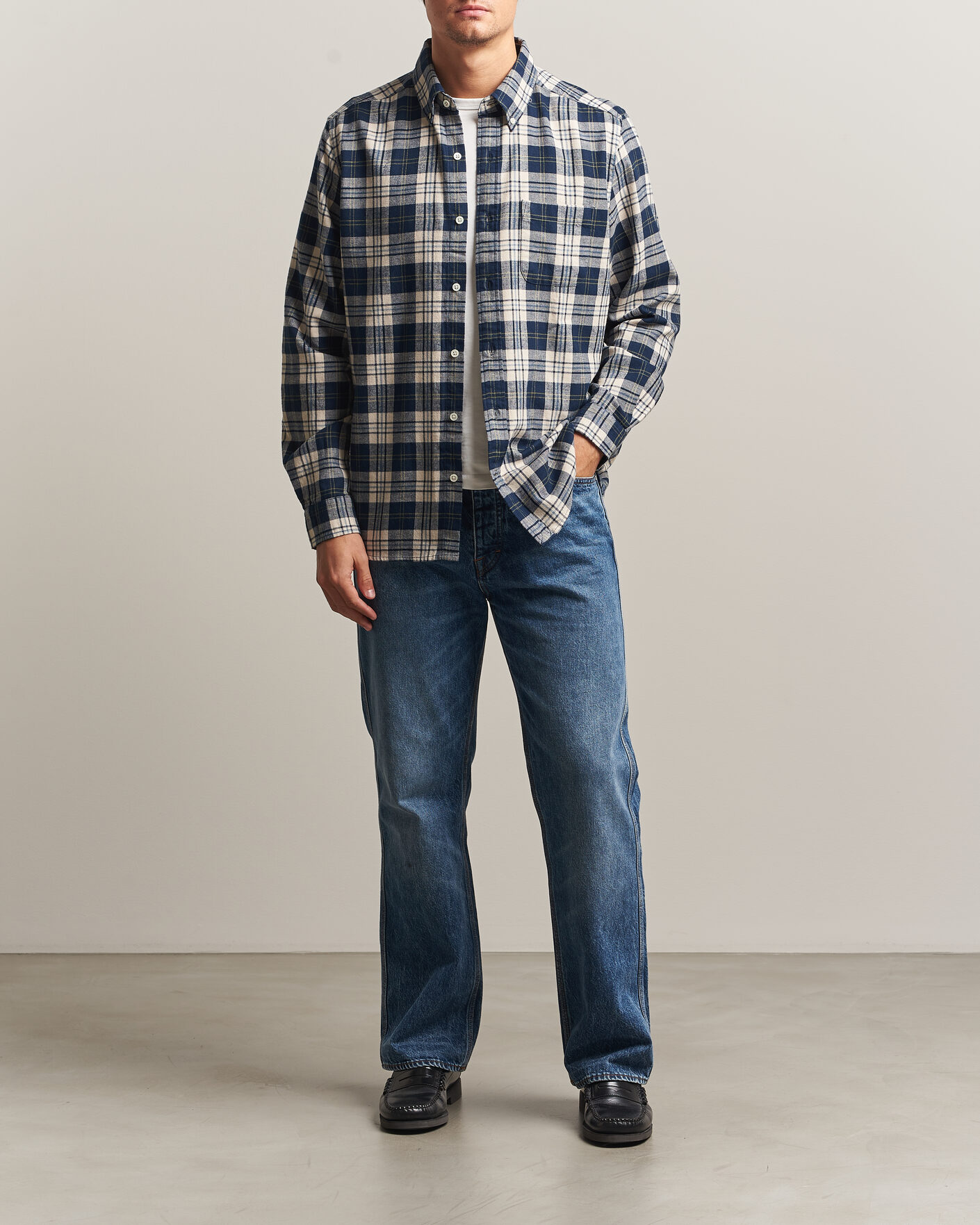 Mies | Kauluspaidat | A Day's March | Classic Checked Flannel Shirt Navy/White