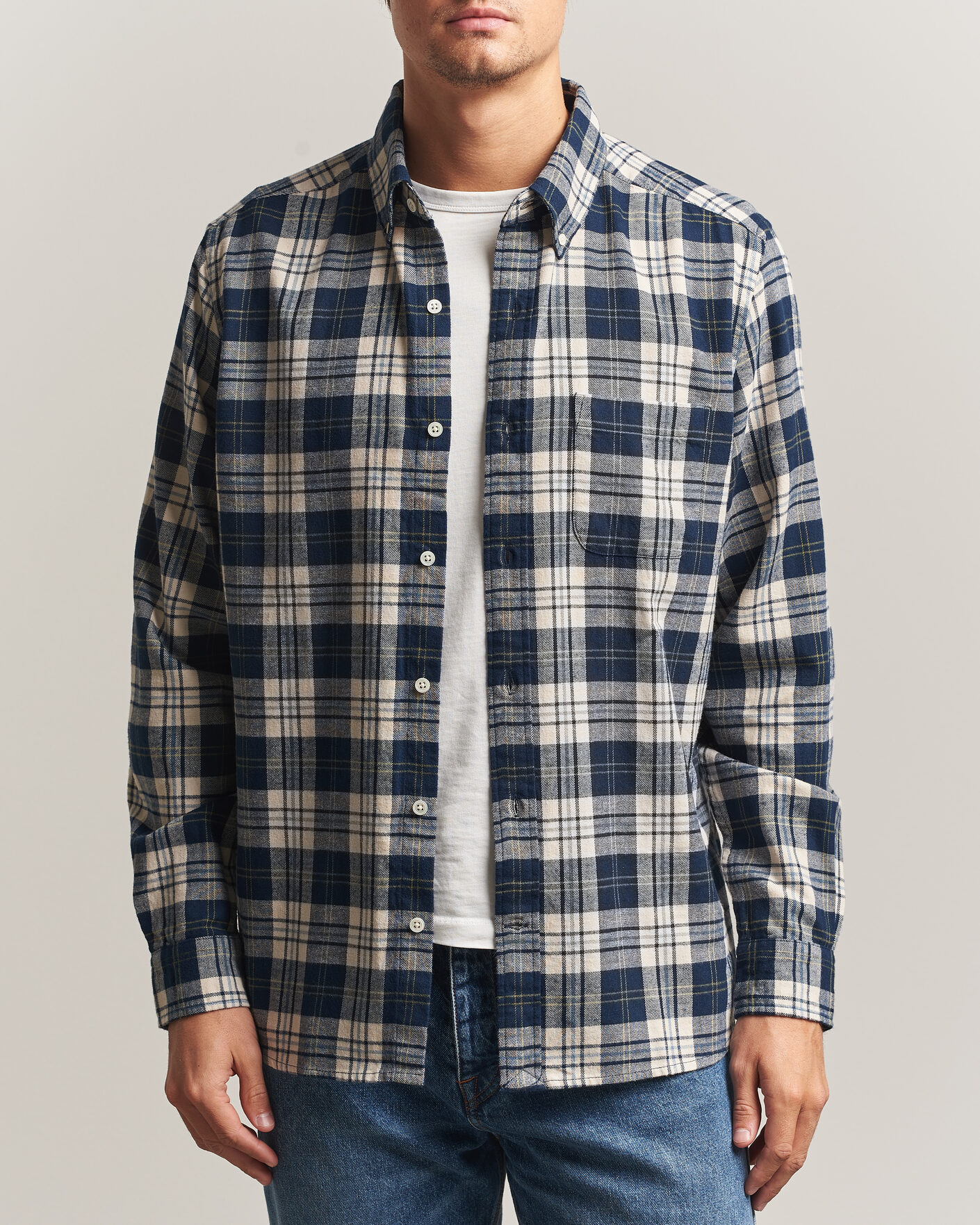 Mies | Kauluspaidat | A Day's March | Classic Checked Flannel Shirt Navy/White