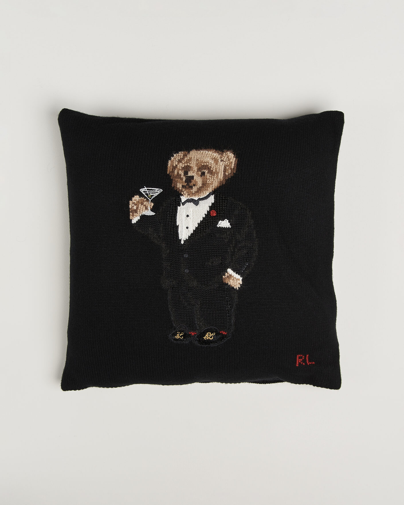 Mies | Kotiin | Ralph Lauren Home | Martini Bear Wool Pillow Black