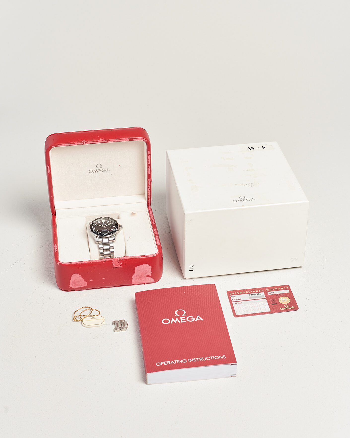 Mies | Pre-Owned & Vintage Watches | Omega Pre-Owned | Seamaster 300M Peter Blake