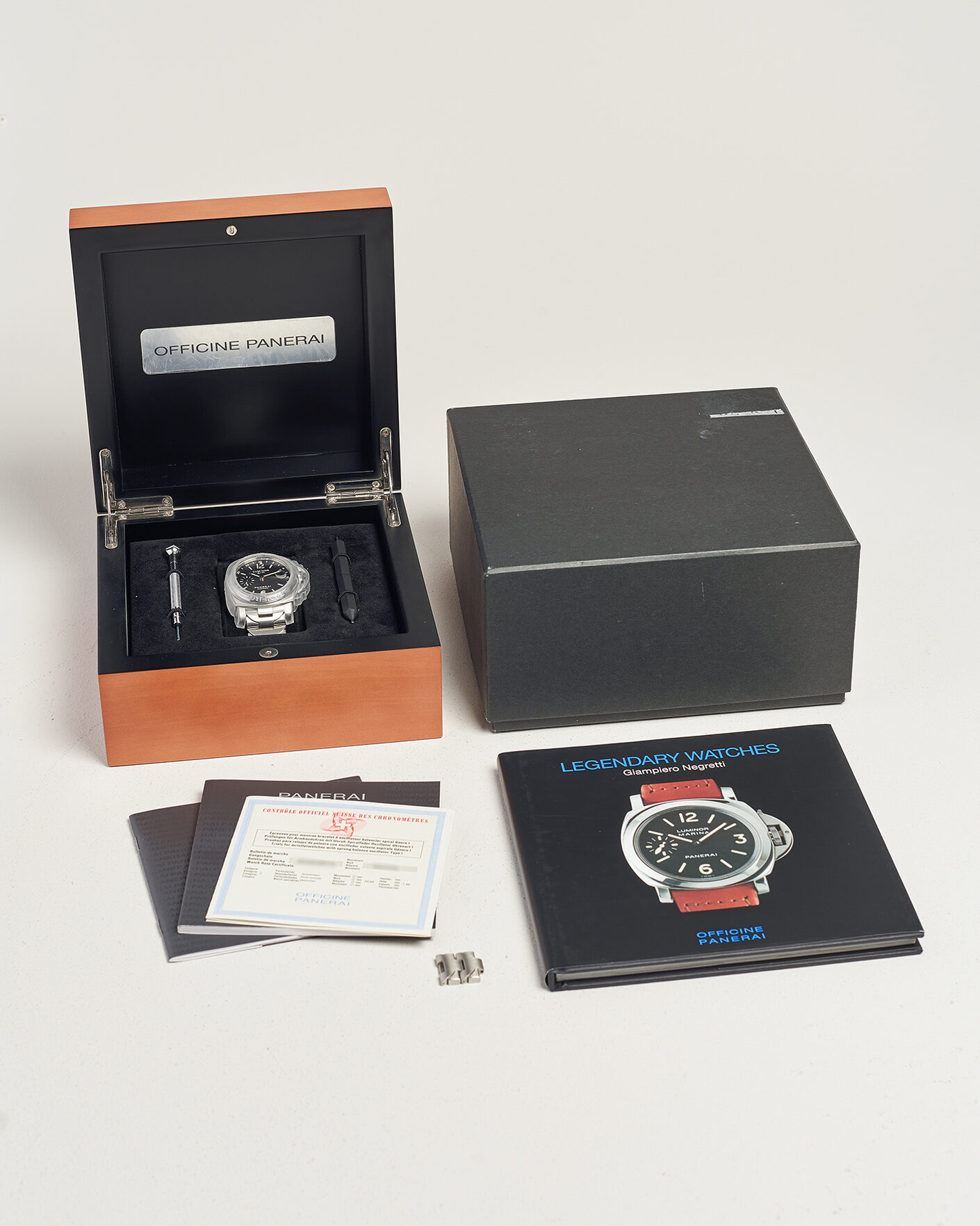 Mies | Pre-Owned & Vintage Watches | Panerai Pre-Owned | Luminor GMT